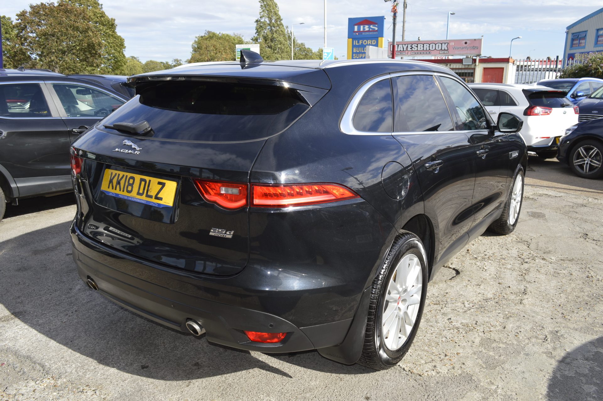 Jaguar F-PACE AUTO SUNROOF - Image 2