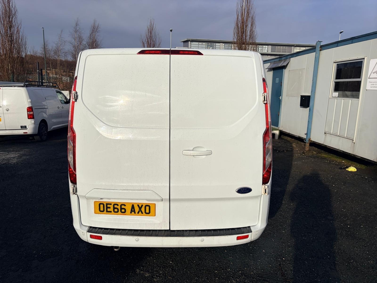 Ford Transit Custom 2.0 Tdci - Image 15