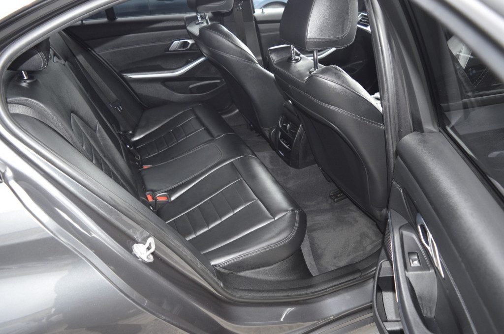 Bmw 3 Series - Image 13