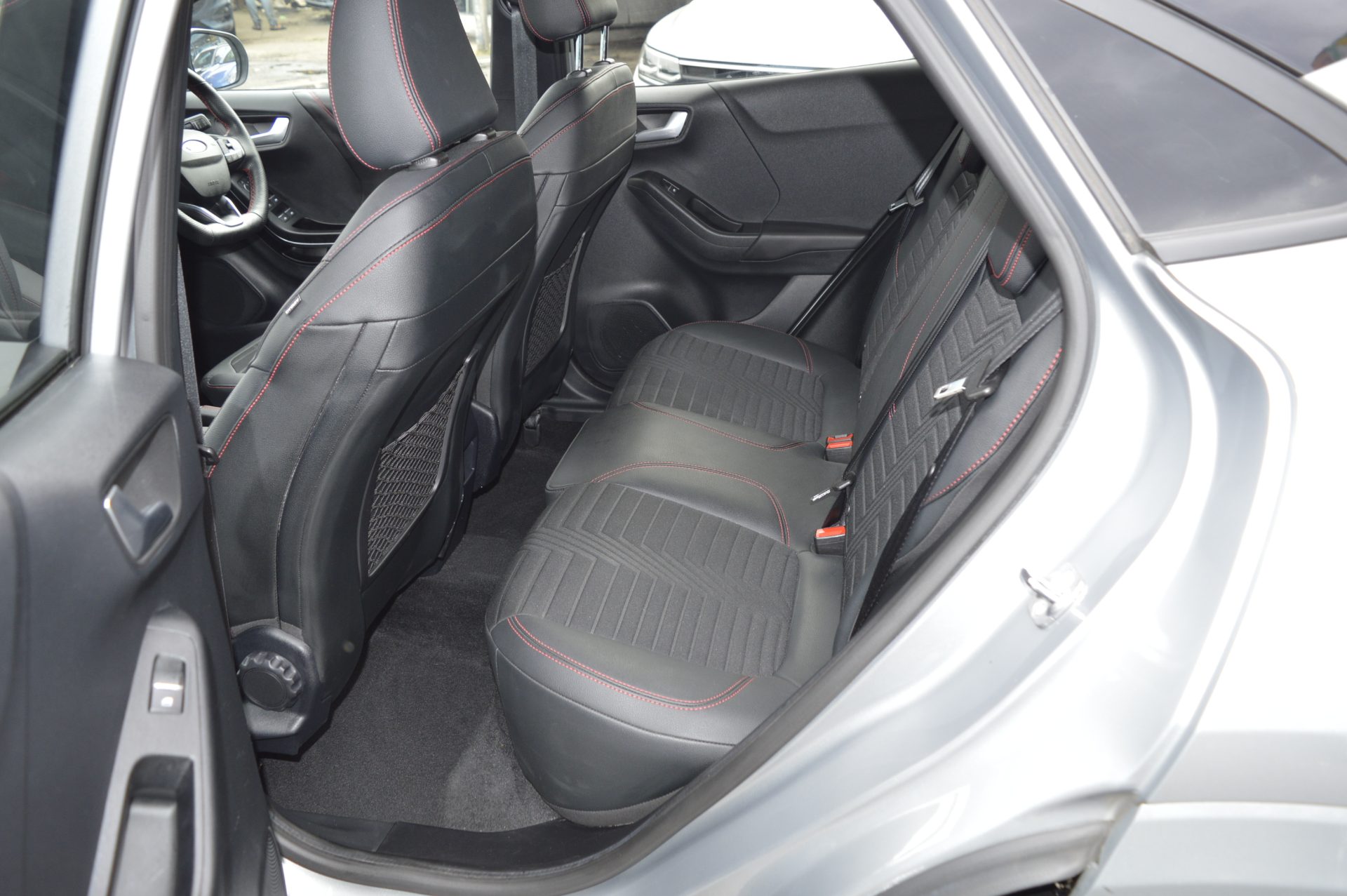 Ford PUMA ST LINE AUTO - Image 11