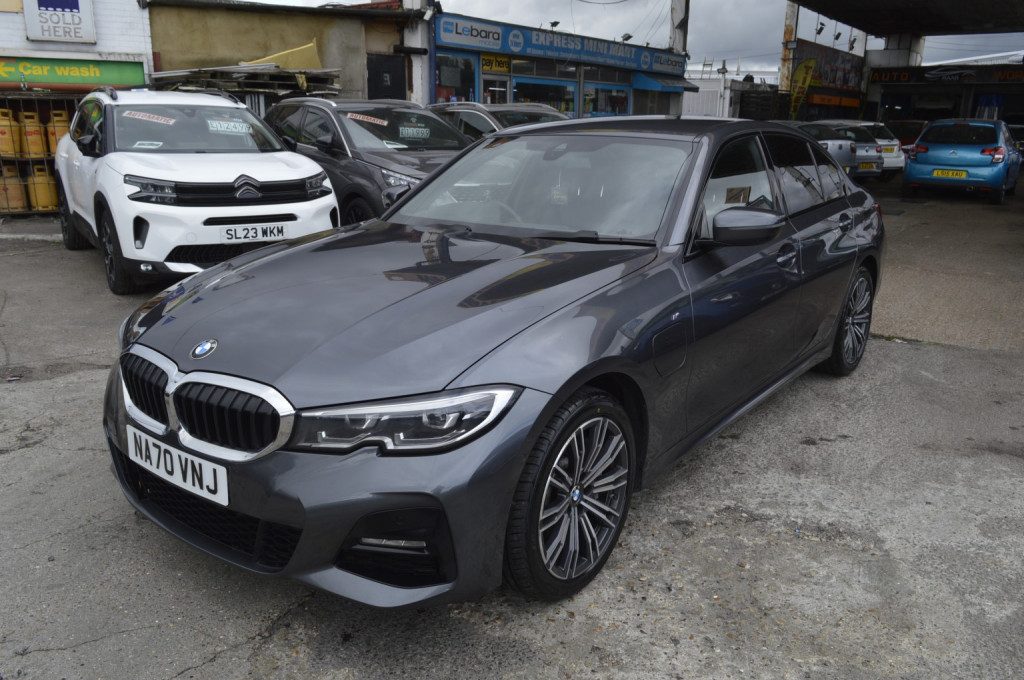 Bmw 3 Series - Image 4