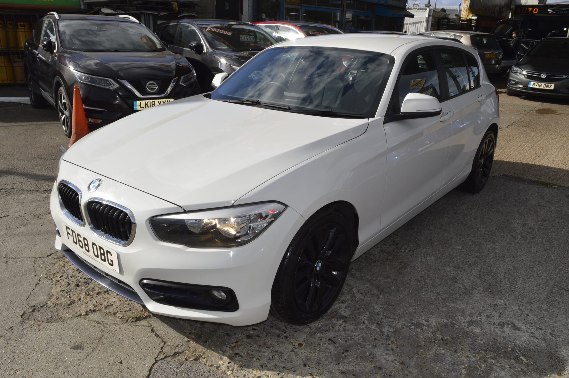 Bmw 1 SERIES 118I AUTO - Image 3