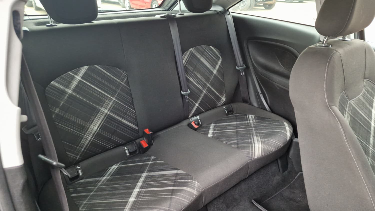 Vauxhall Corsa Limited Edition - Image 12