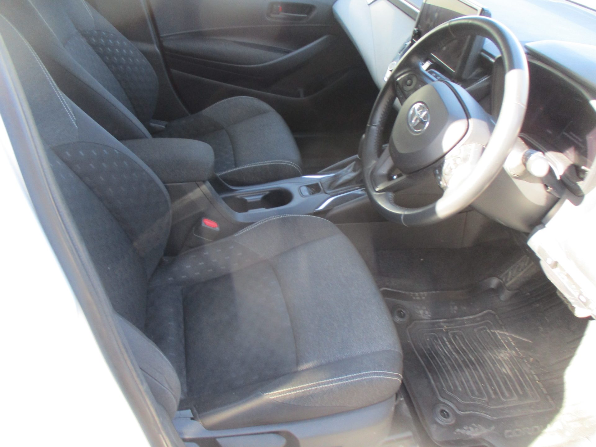 Toyota COROLLA COMMERCIAL HYBRID - Image 7