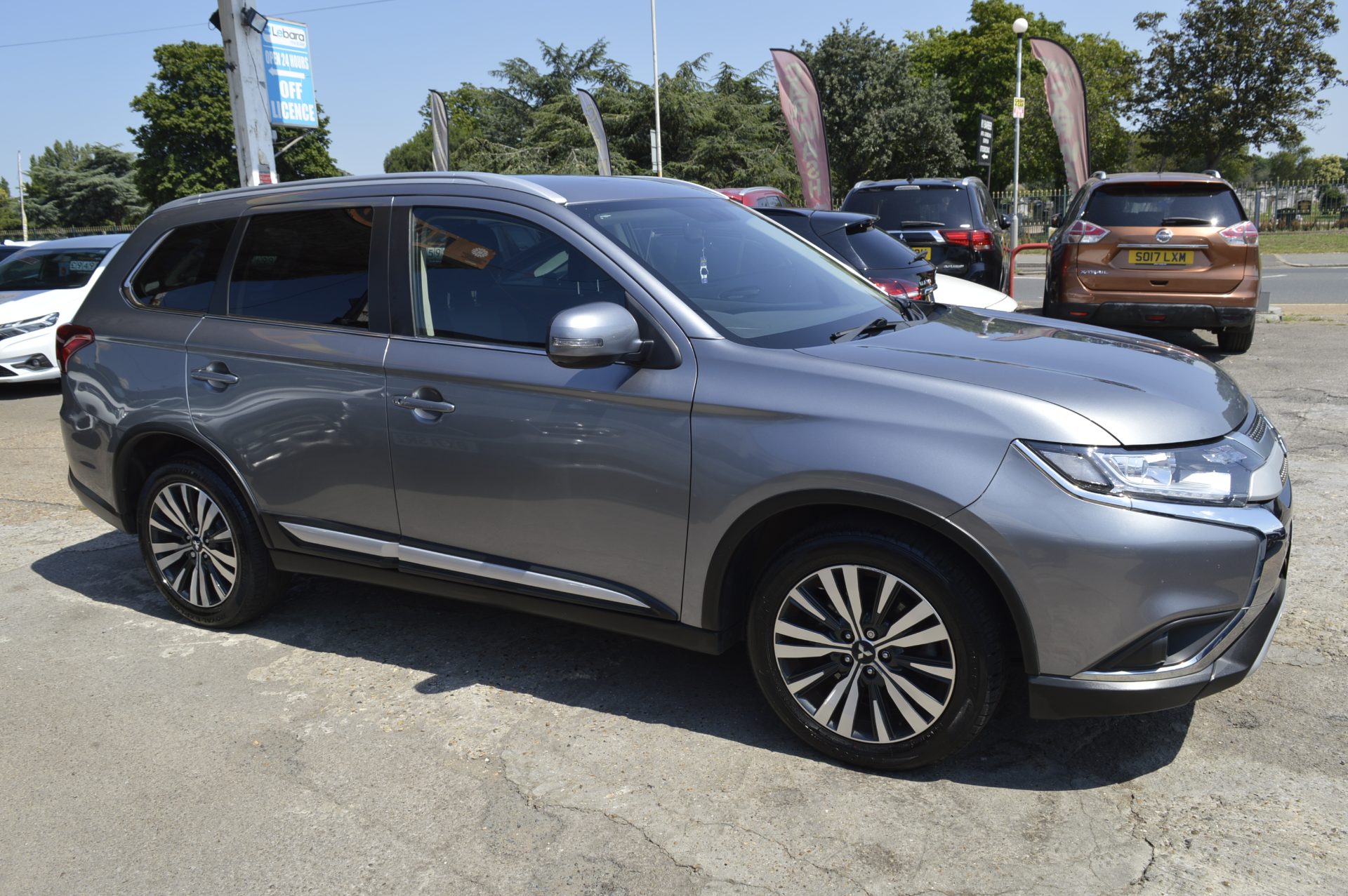 Mitsubishi OUTLANDER - Image 6
