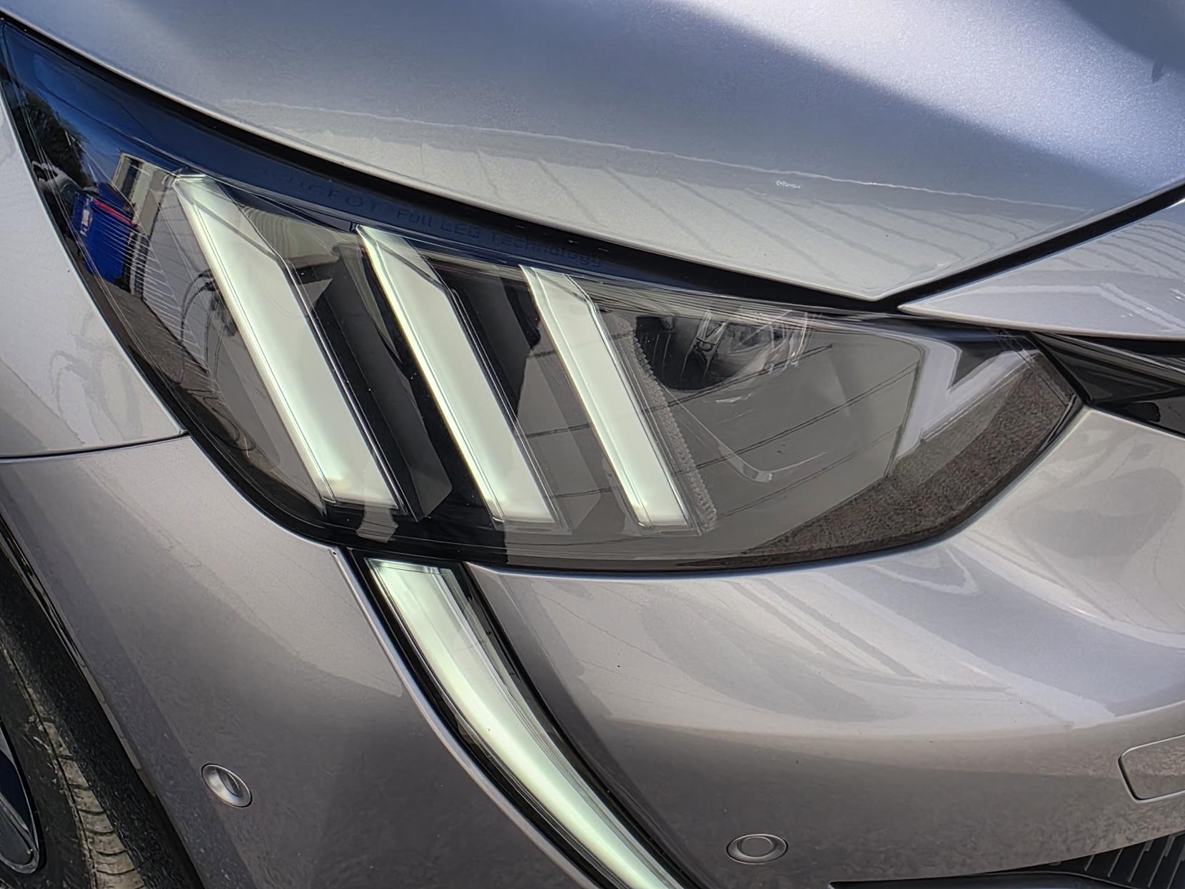 Peugeot E-208 - Image 4