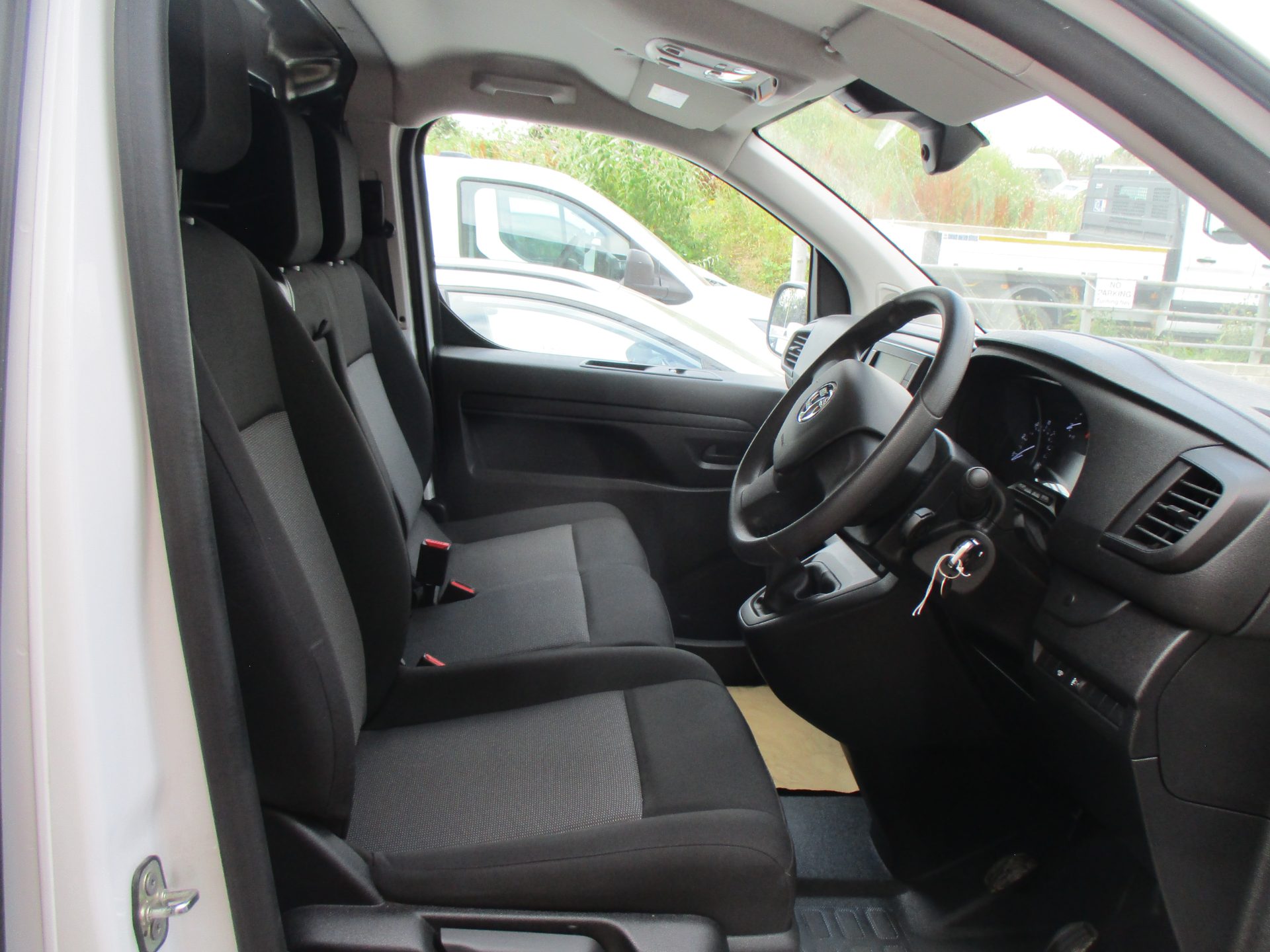 Vauxhall VIVARO PRO L2 H1 - Image 8