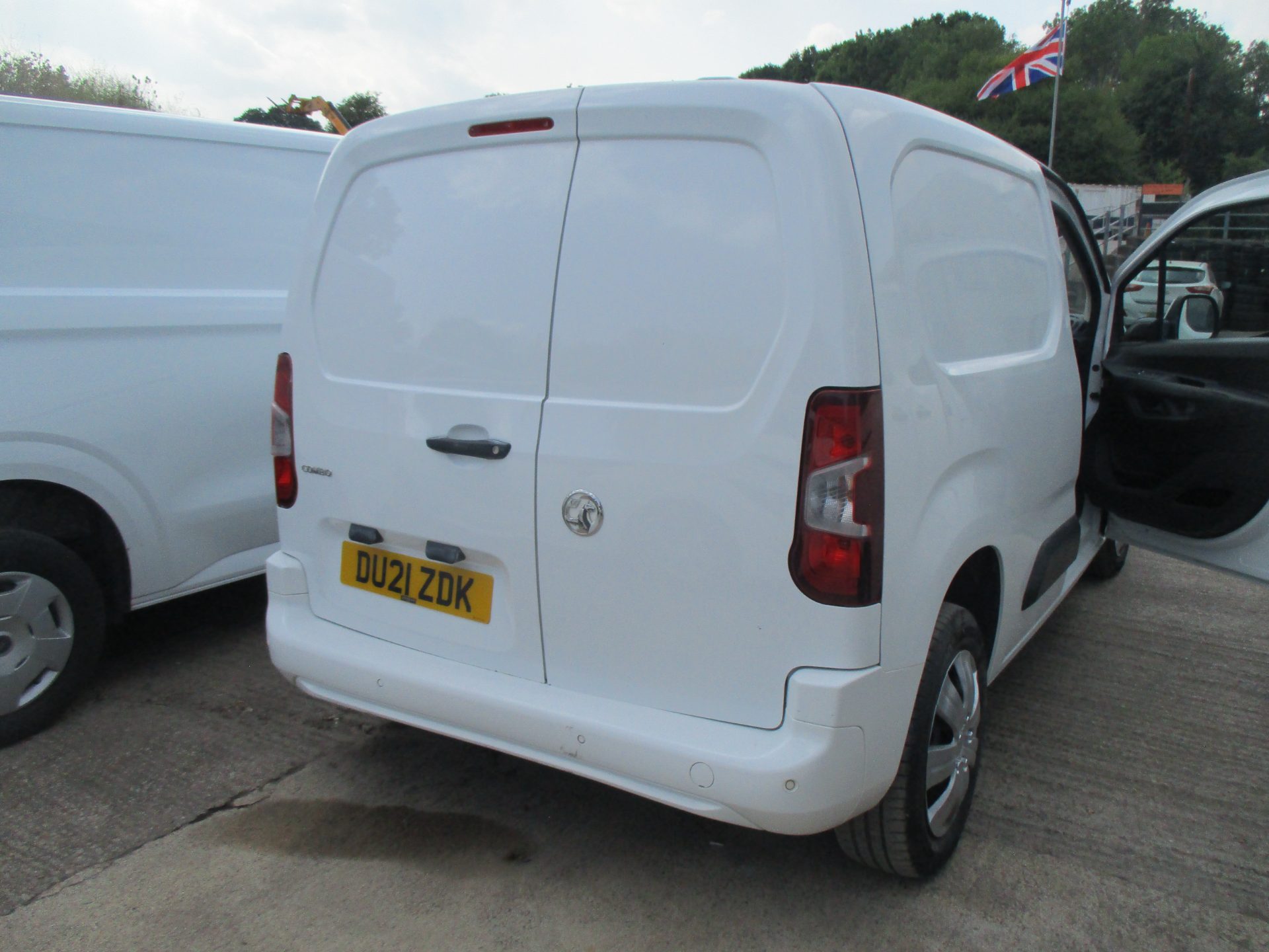 Vauxhall COMBO SPORTIVE L1 H1 - Image 4