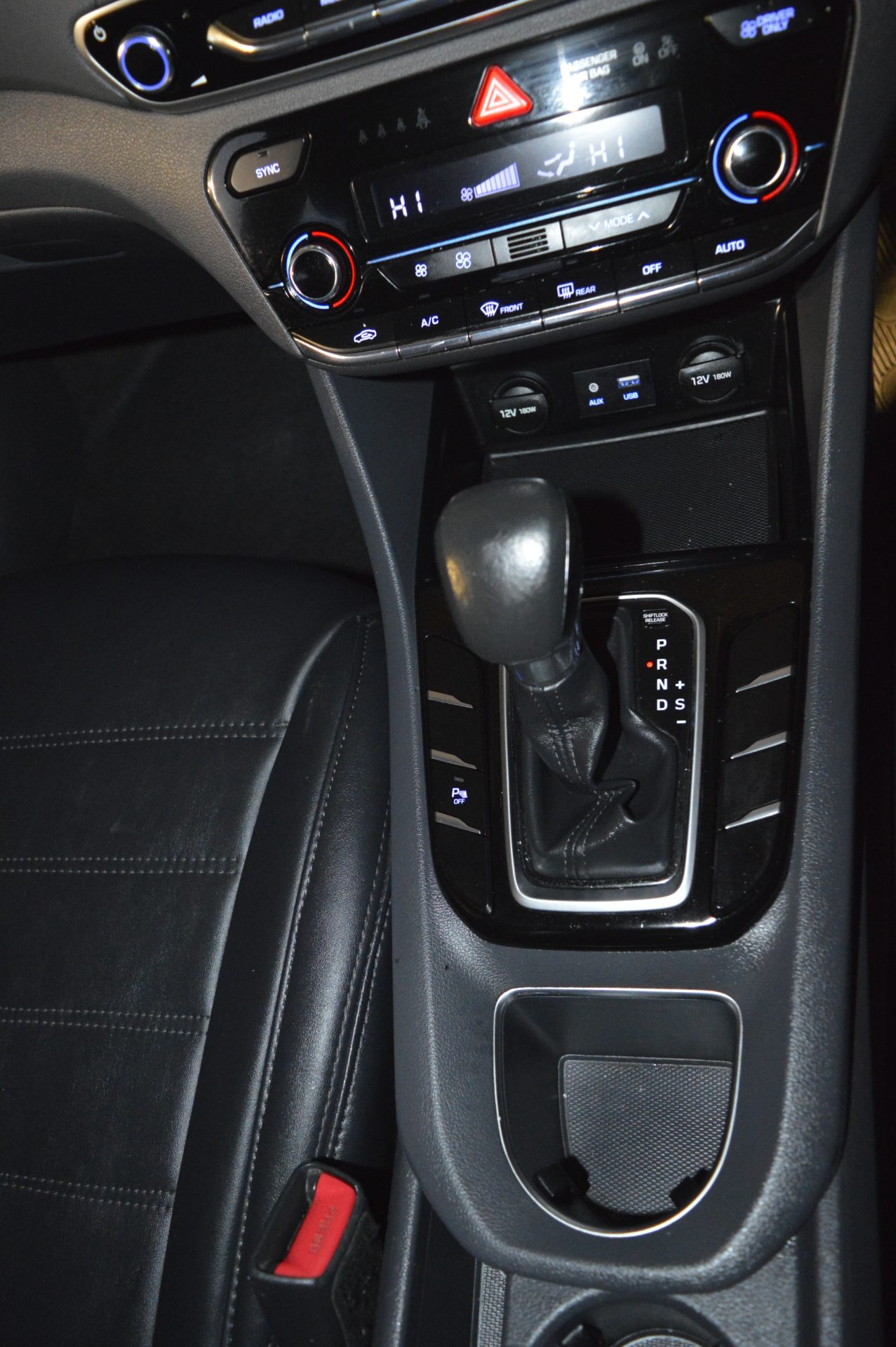 Hyundai IONIQ HYBRID AUTO - Image 19