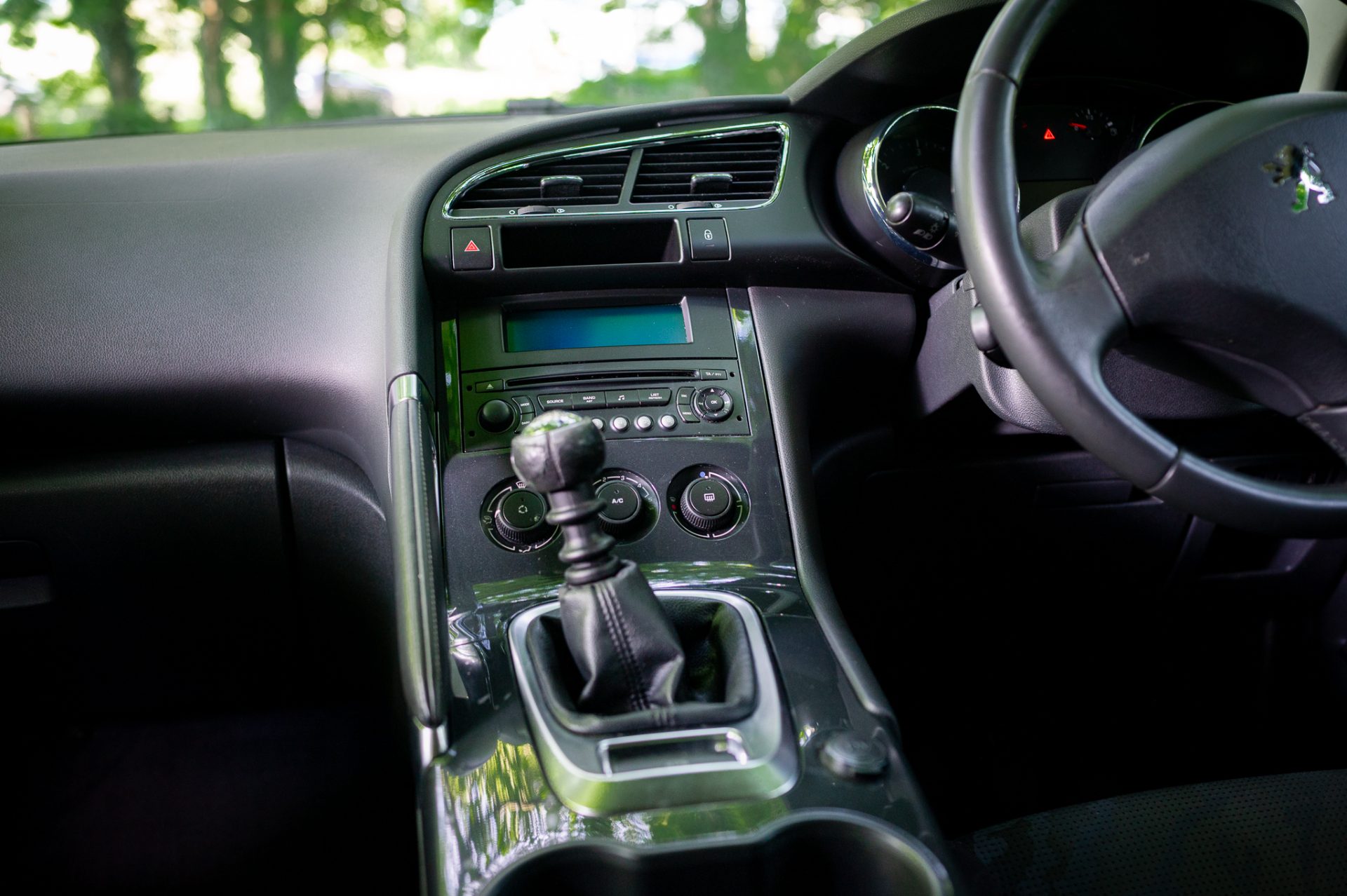 Peugeot 3008 1.6 HDi Sport - Image 17