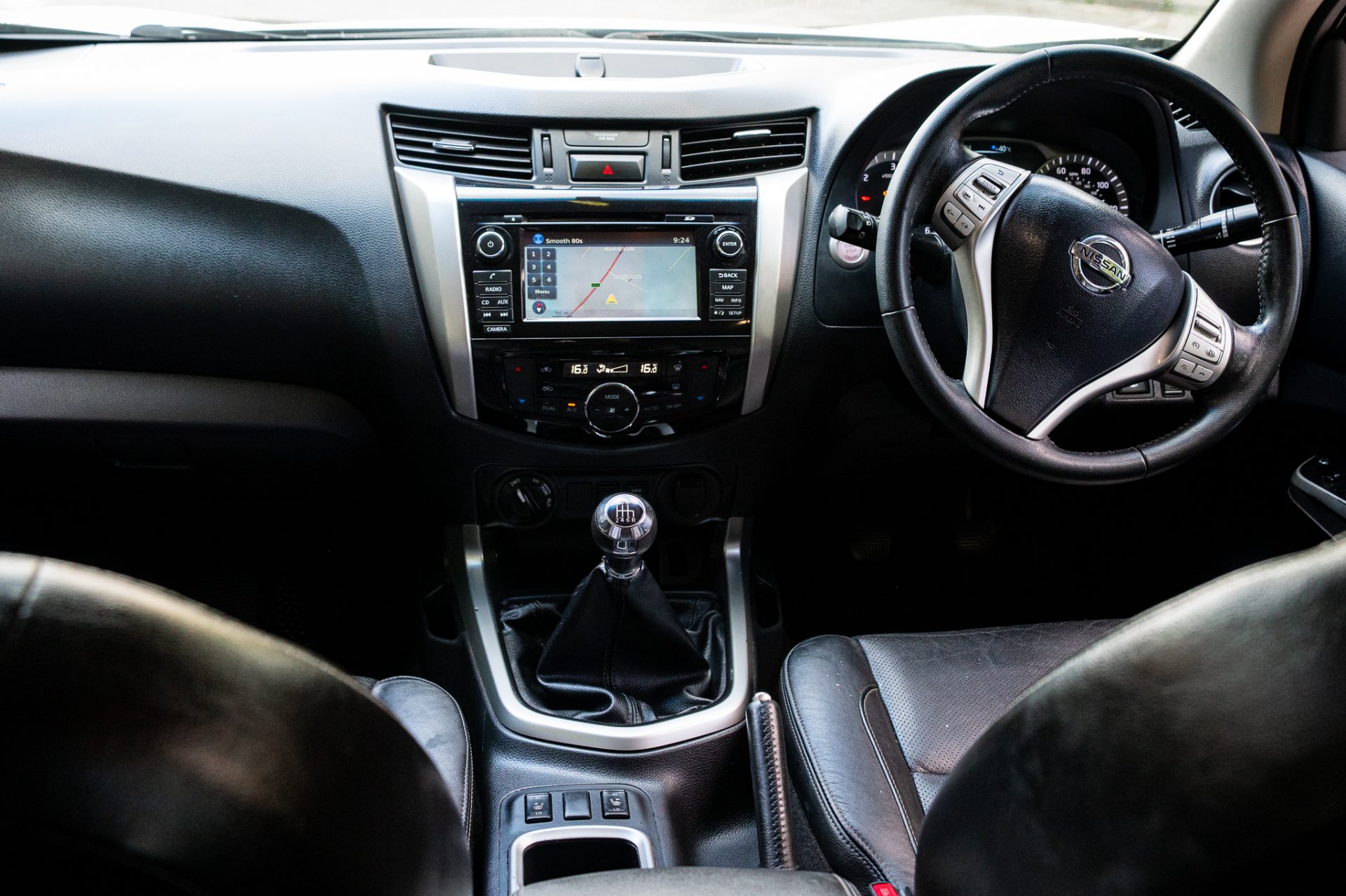 Nissan Navara 2.3 dCi Tekna 4WD Euro 6 - Image 11