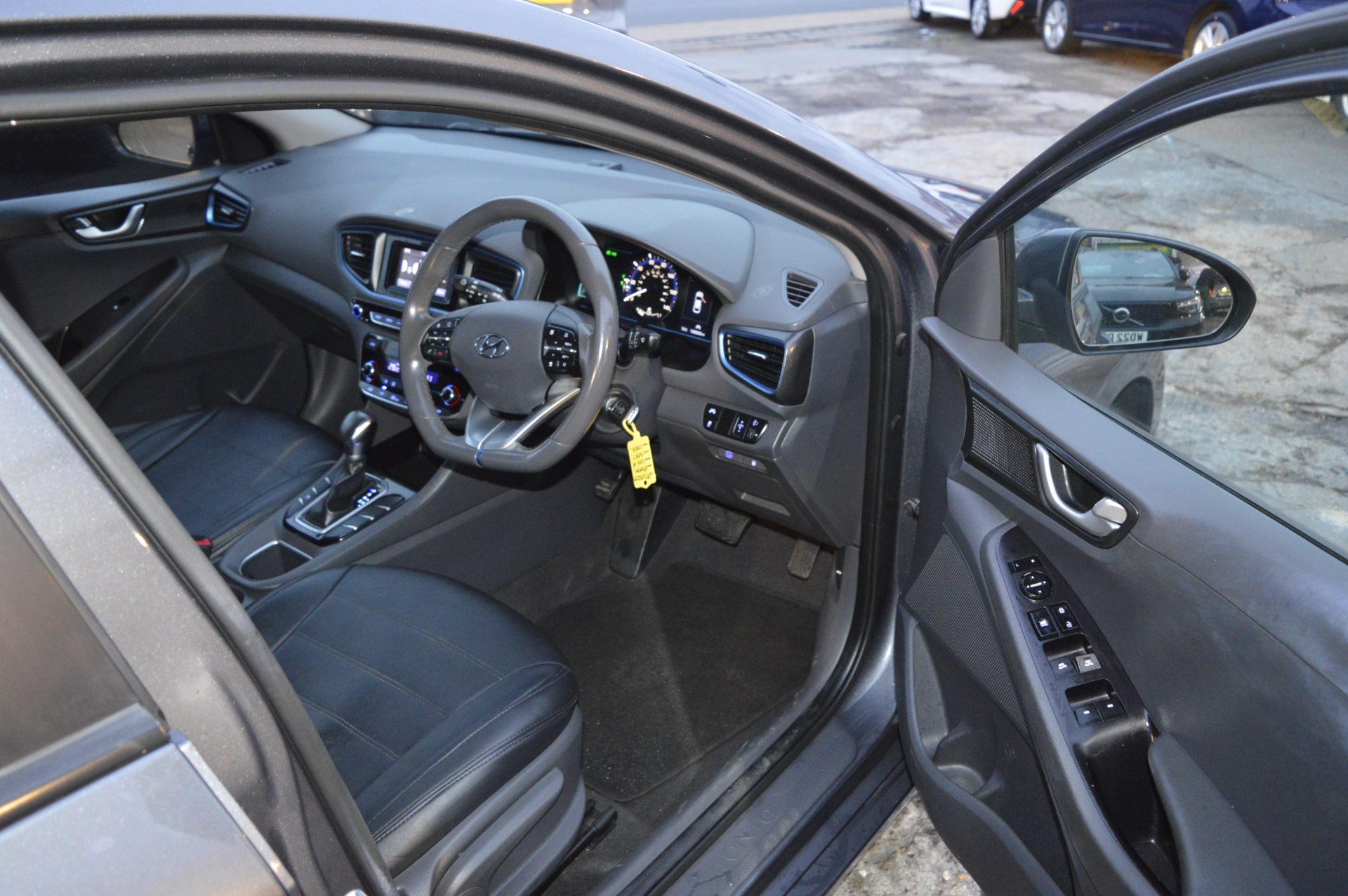 Hyundai IONIQ HYBRID AUTO - Image 14