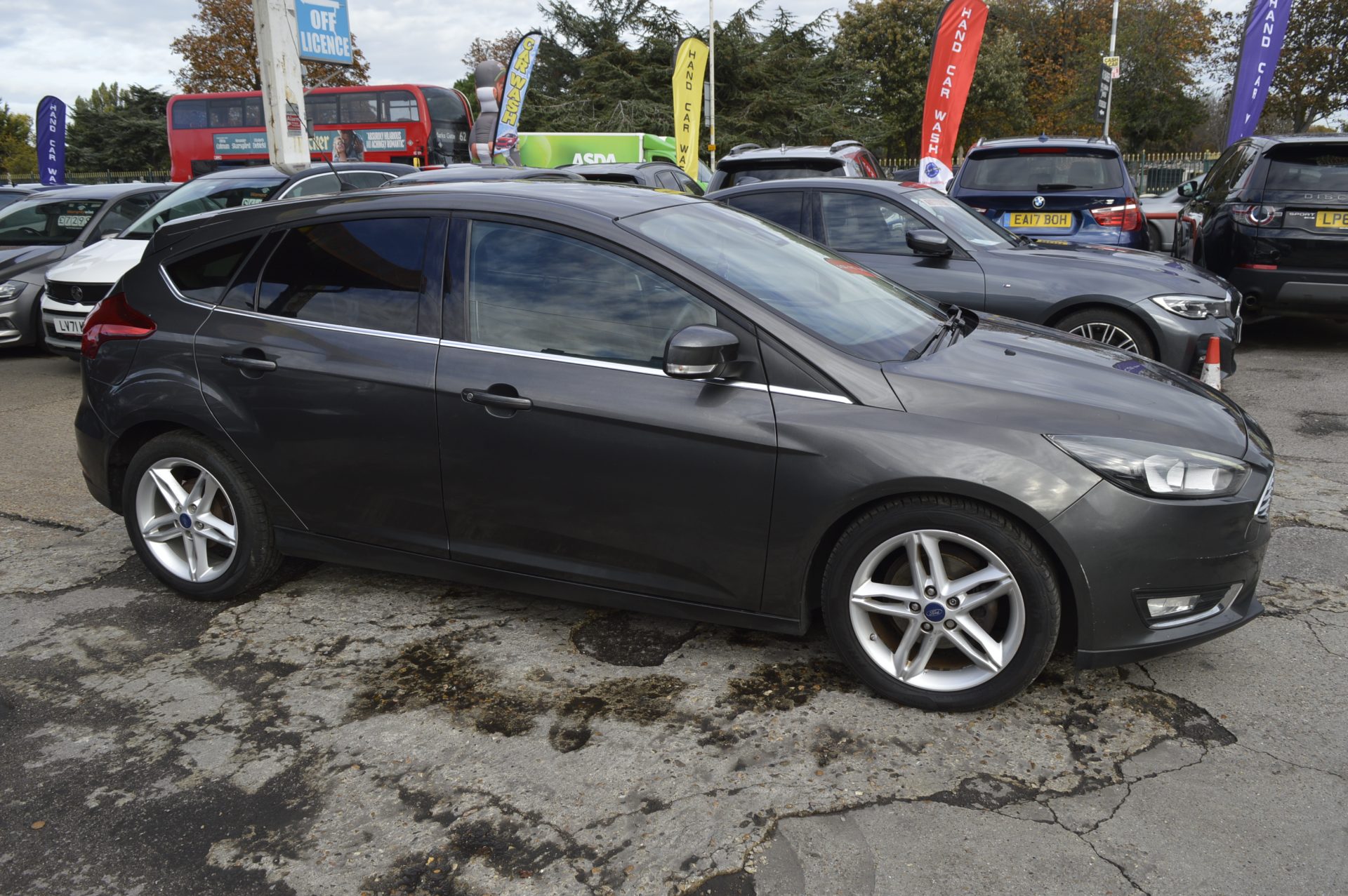 Ford Focus - Image 6