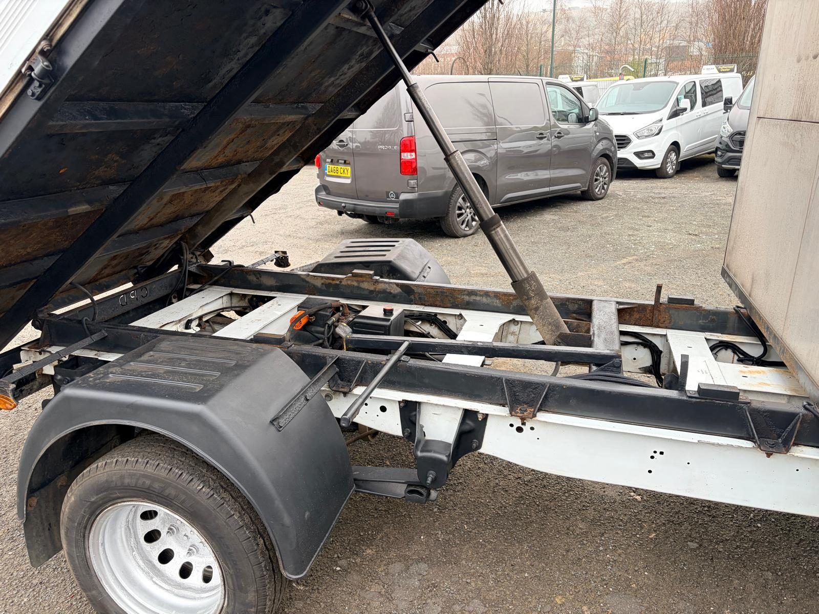 Ford Transit 2.0 350 Ecoblue - Image 12