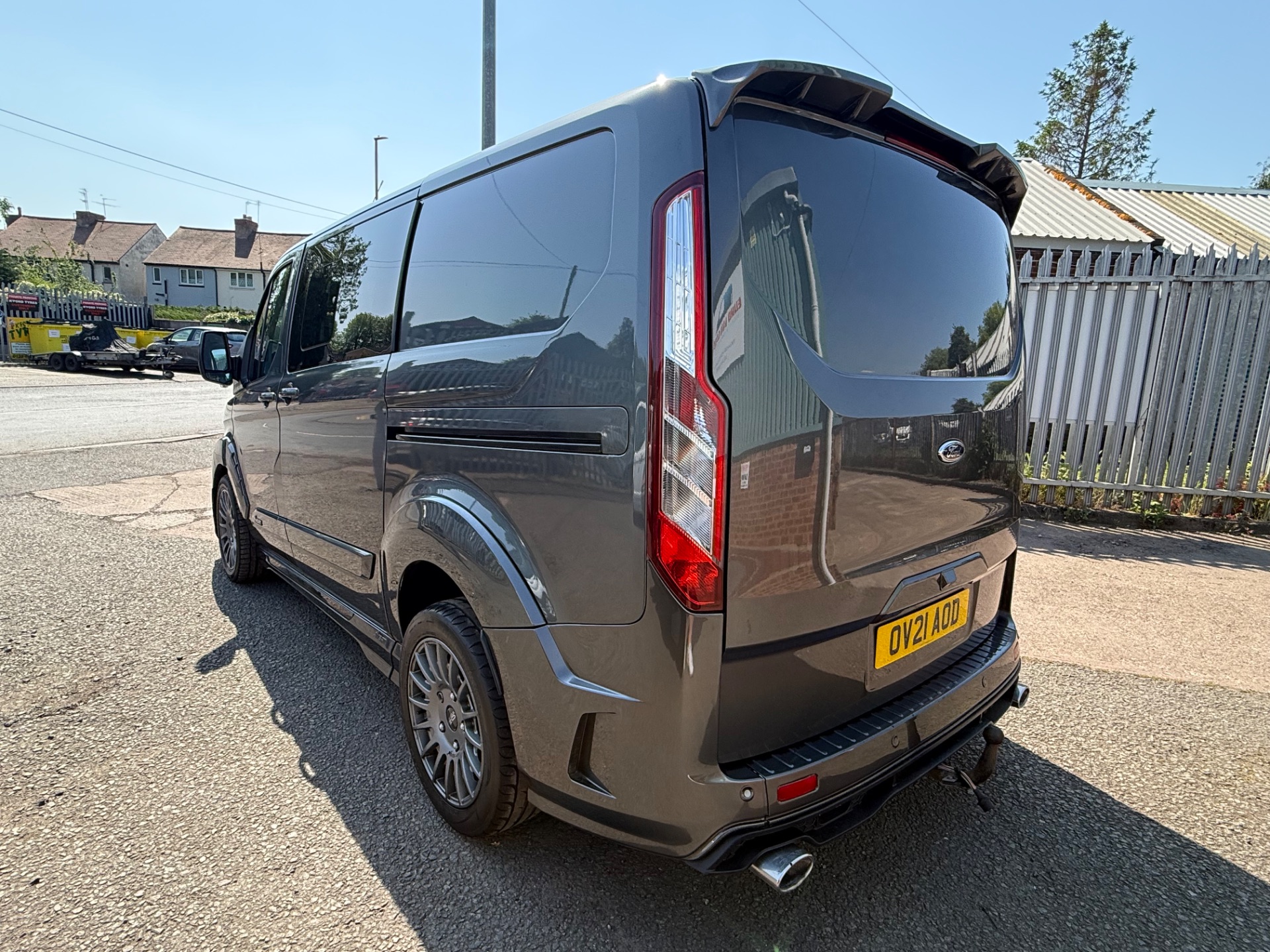 Ford 2021 (21) Ford Transit Custom MS-RT 2.0 320 Limited Crew Van Double Cab - Image 3