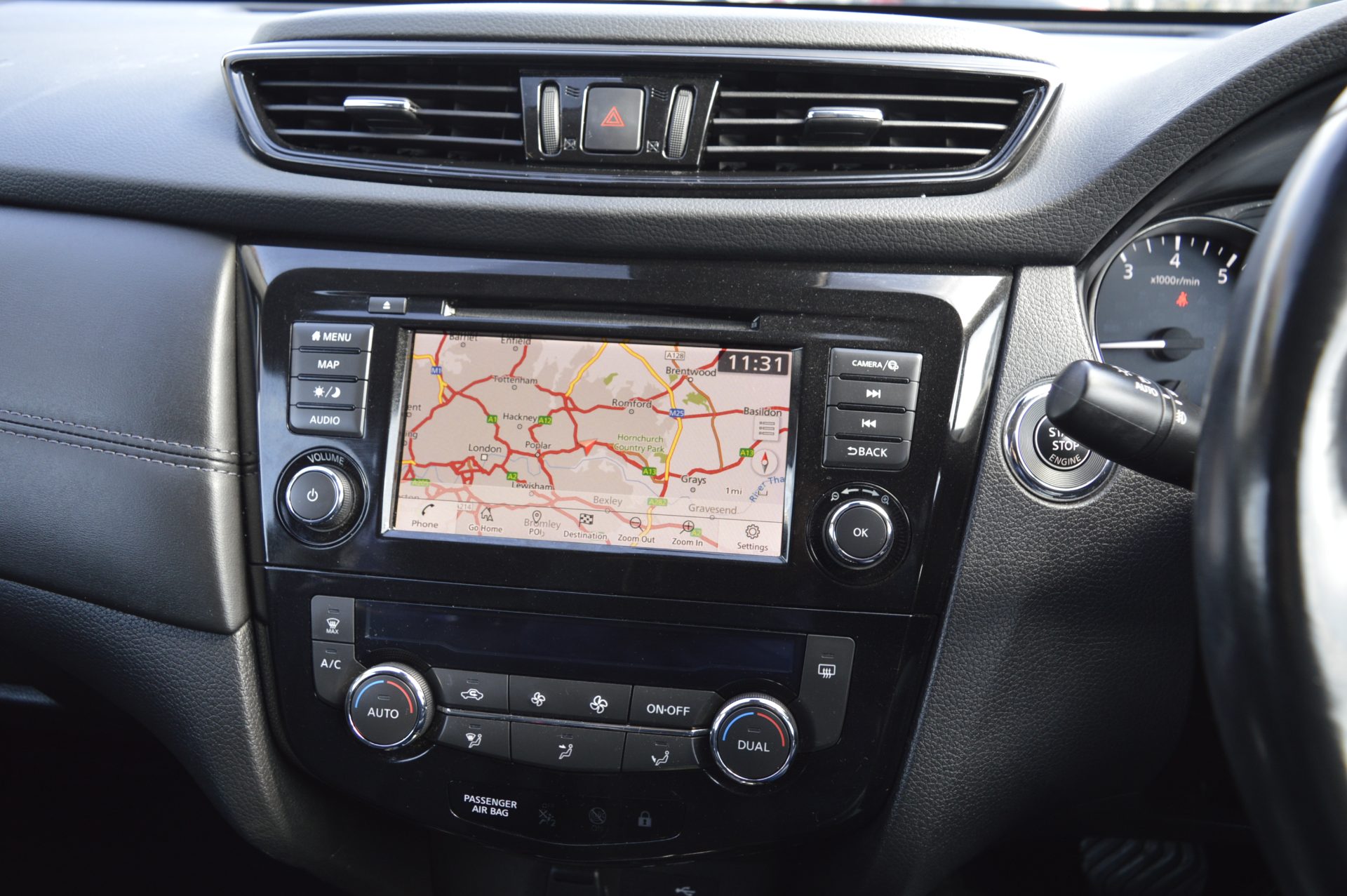 Nissan X-TRAIL TEKNA AUTO 7 SEATS - Image 20