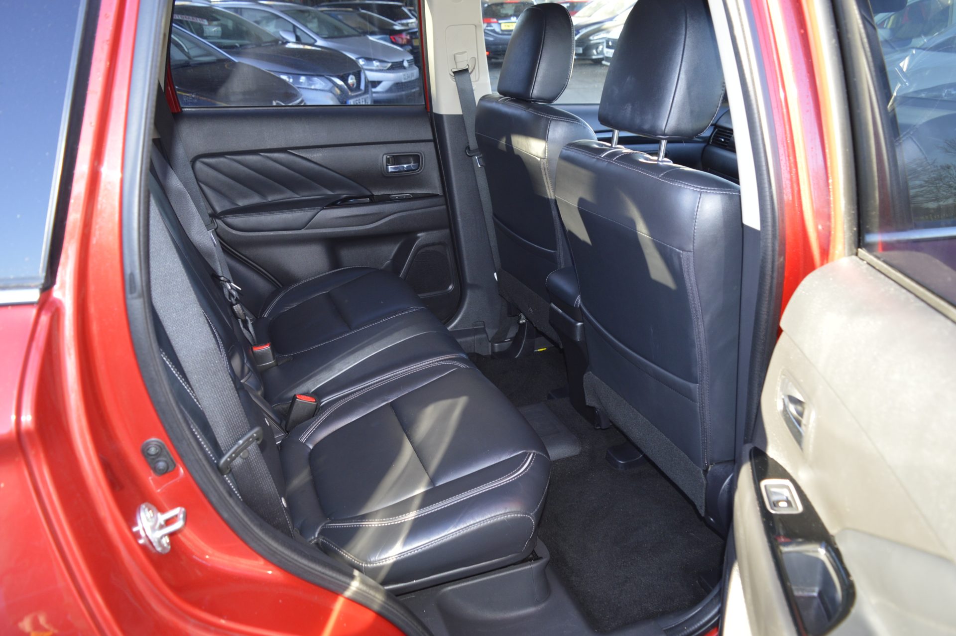 Mitsubishi Outlander - Image 13