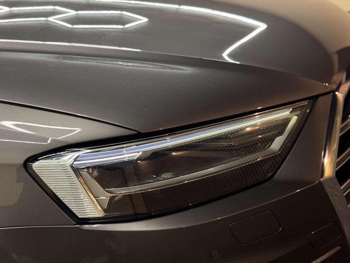 Audi A8 - Image 7