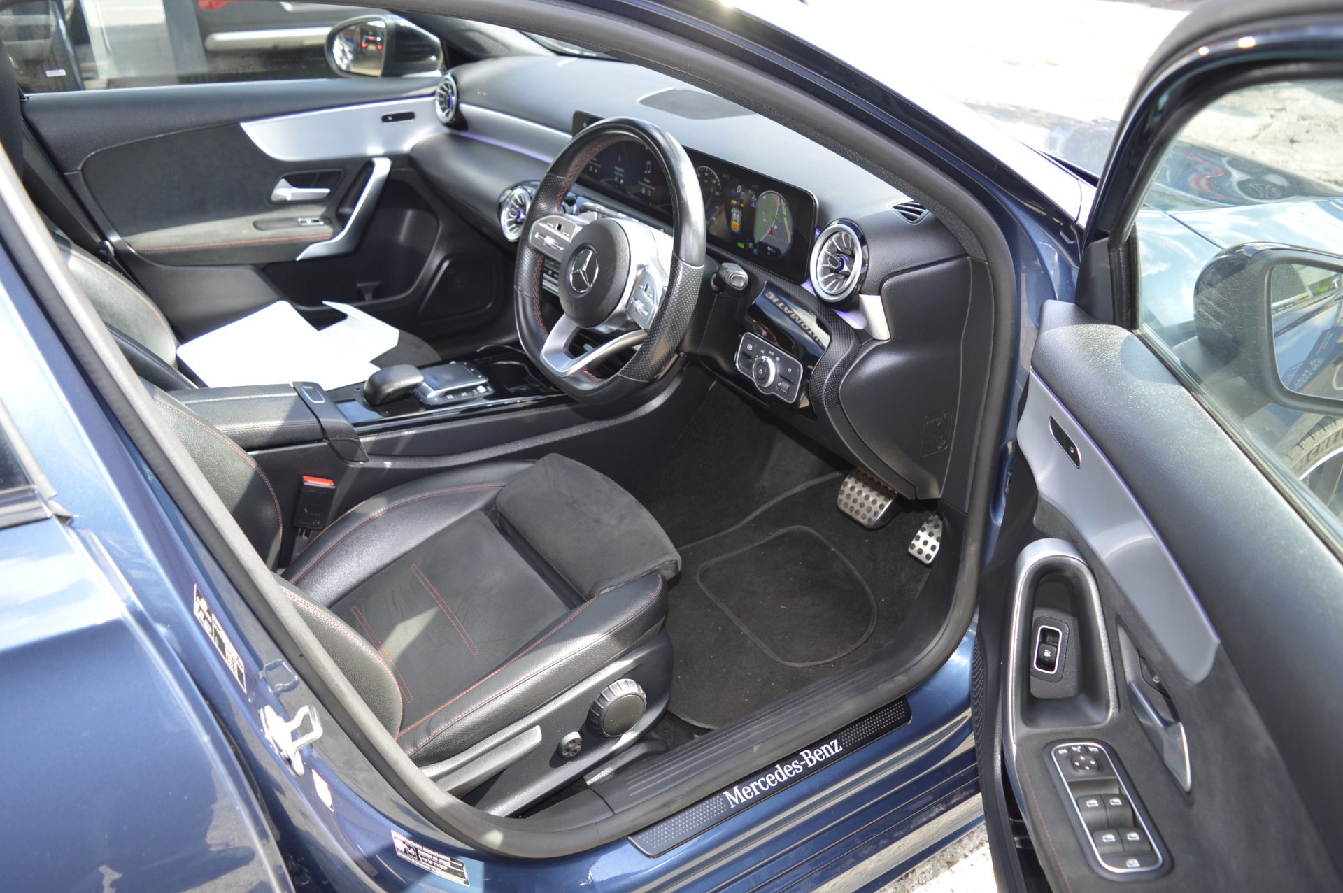 Mercedes-benz A250E AUTO PLUG IN HYBRID - Image 14