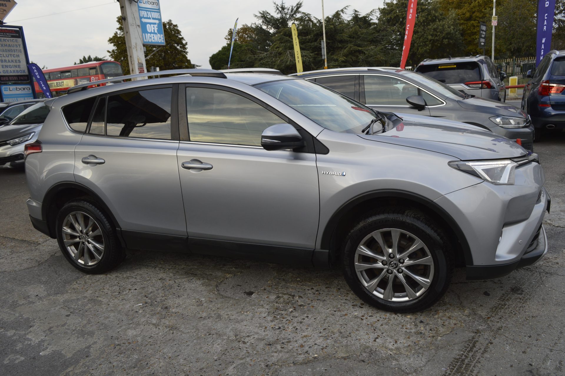 Toyota RAV 4 HYBRID AUTO - Image 6