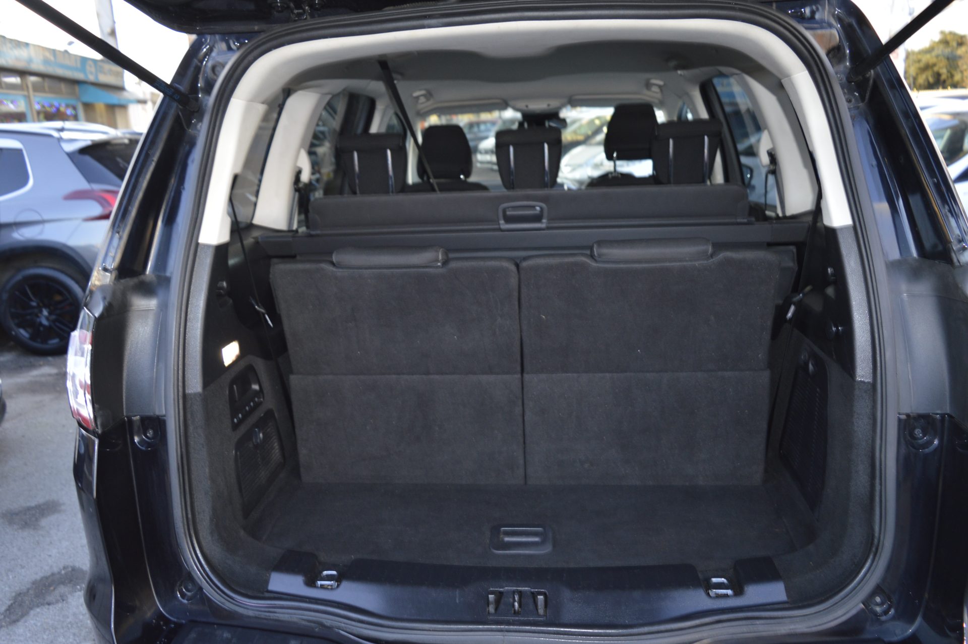 Ford Galaxy - Image 9