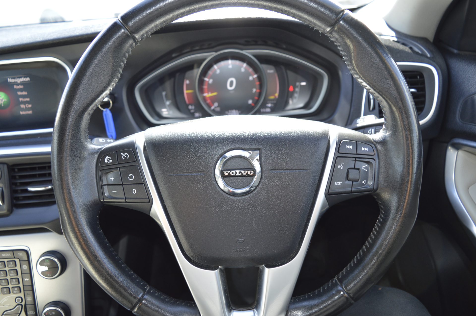 Volvo V40 CROSS COUNTRY - Image 16
