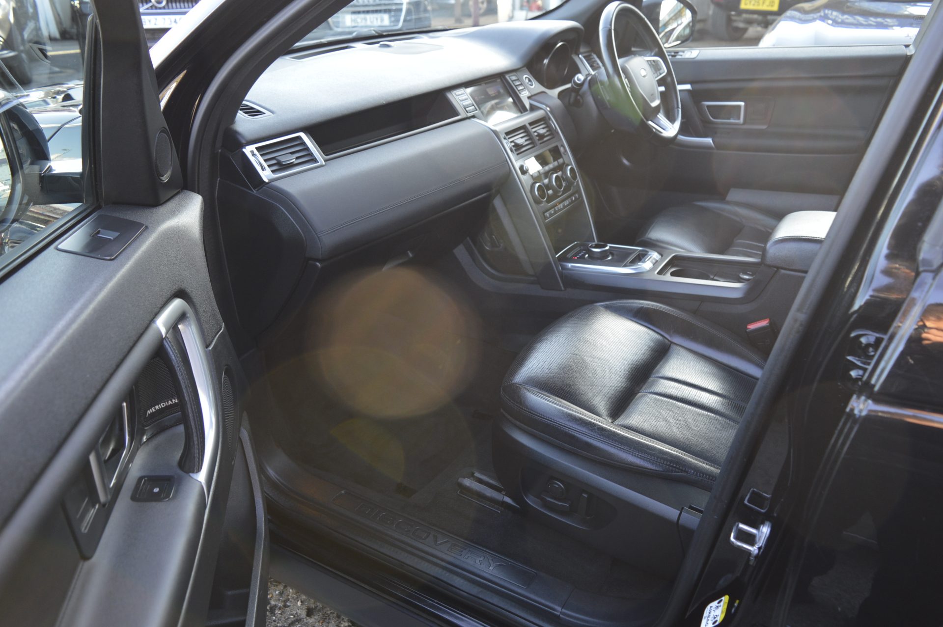 Land Rover DISCOVERY HSE AUTO 7 SEATS - Image 13