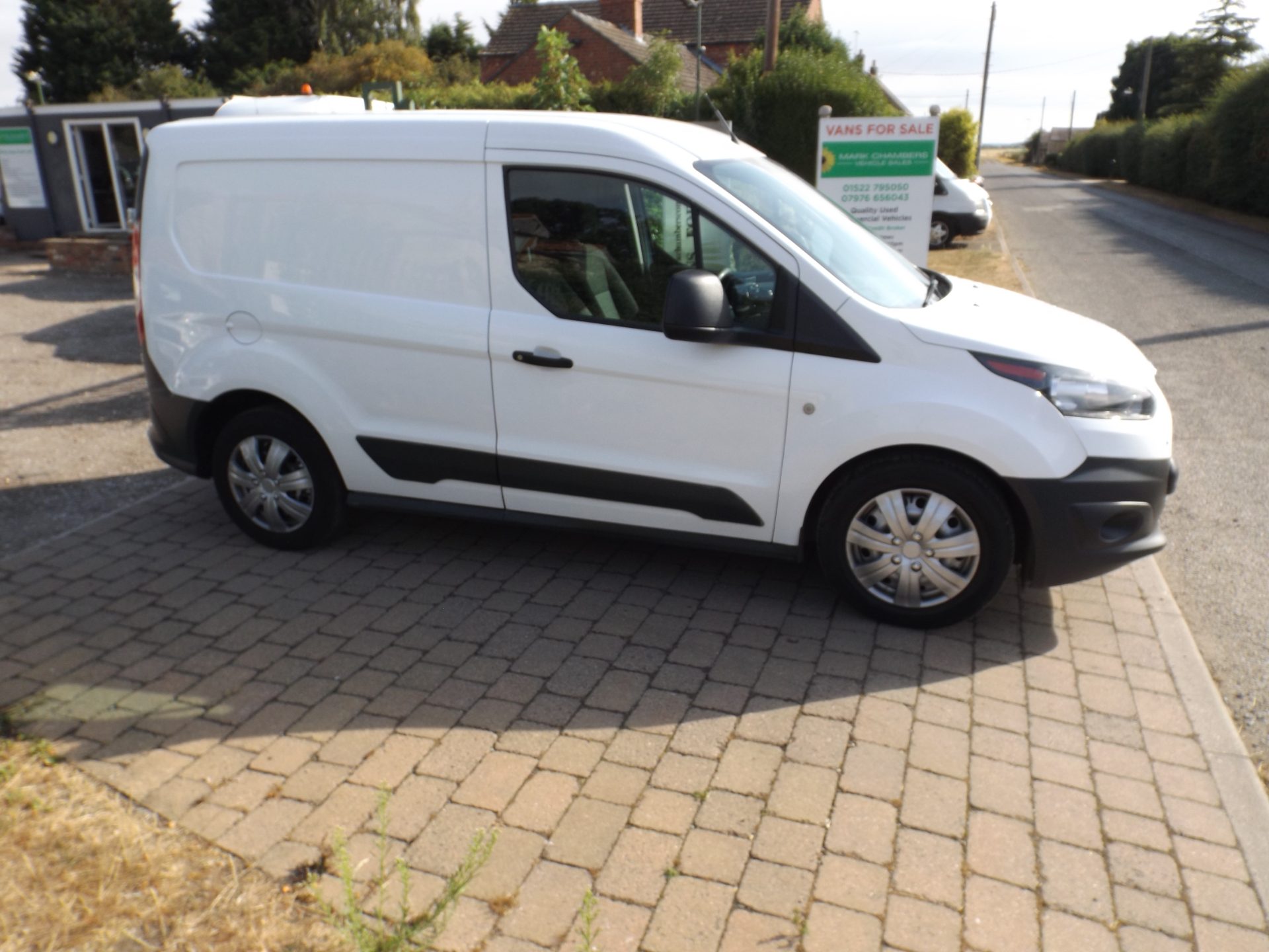 Ford Transit Connect 1.5 TDCi 220 - Image 2