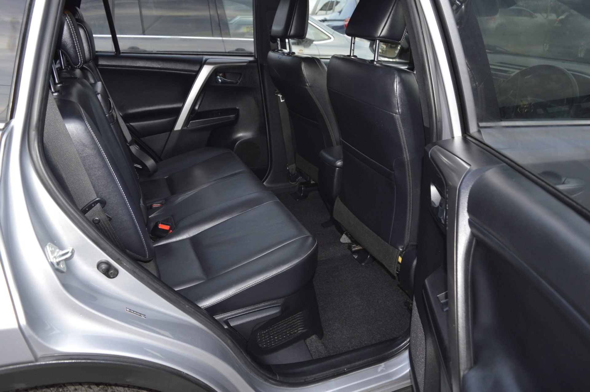 Toyota RAV 4 HYBRID AUTO - Image 13