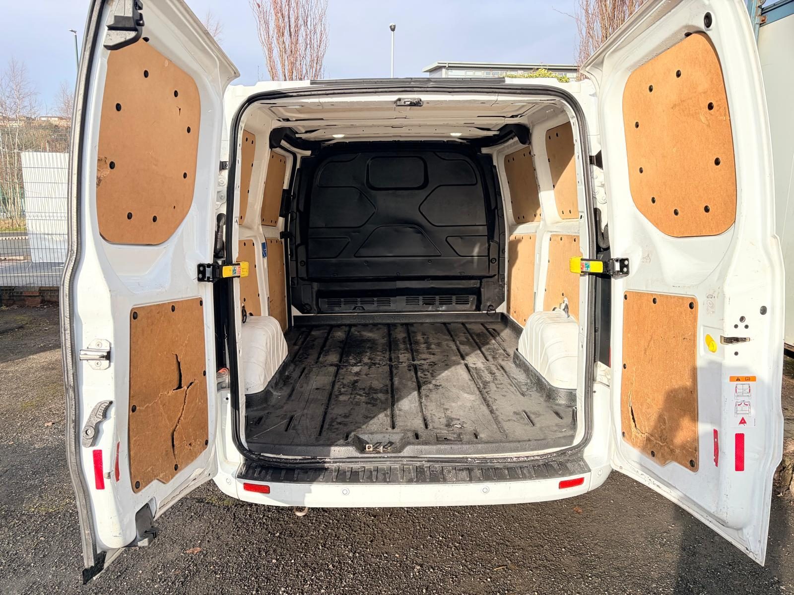 Ford Transit Custom 2.0 Tdci - Image 20