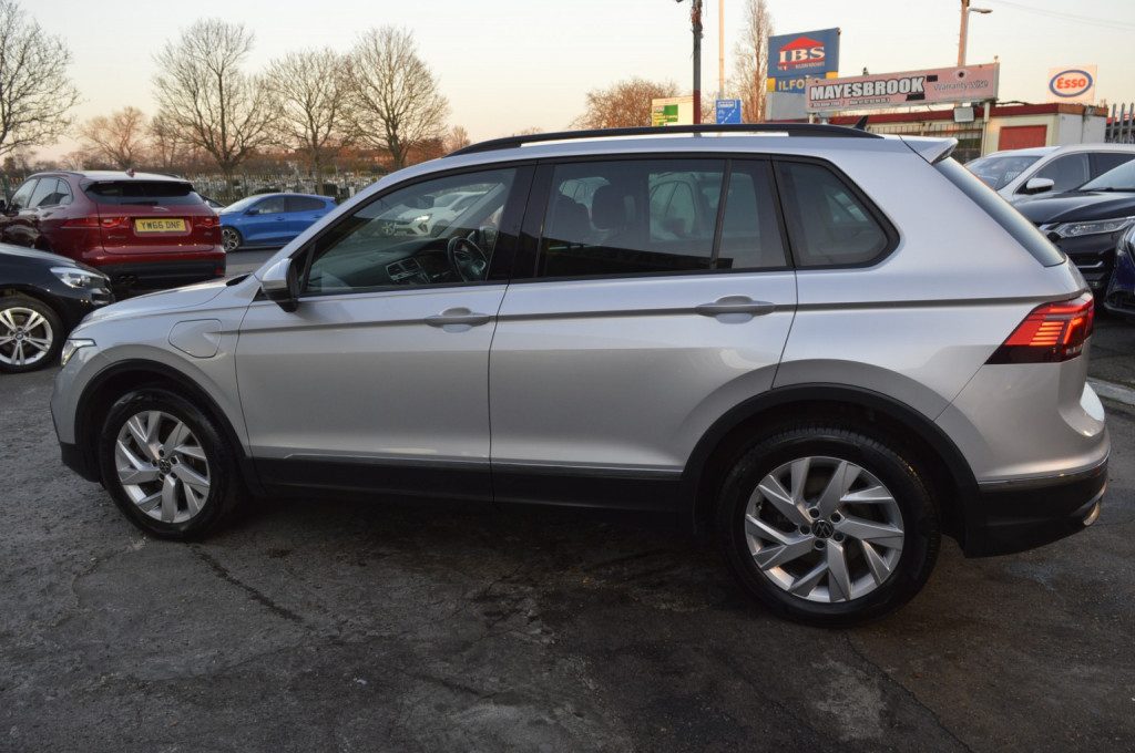 Volkswagen Tiguan - Image 6