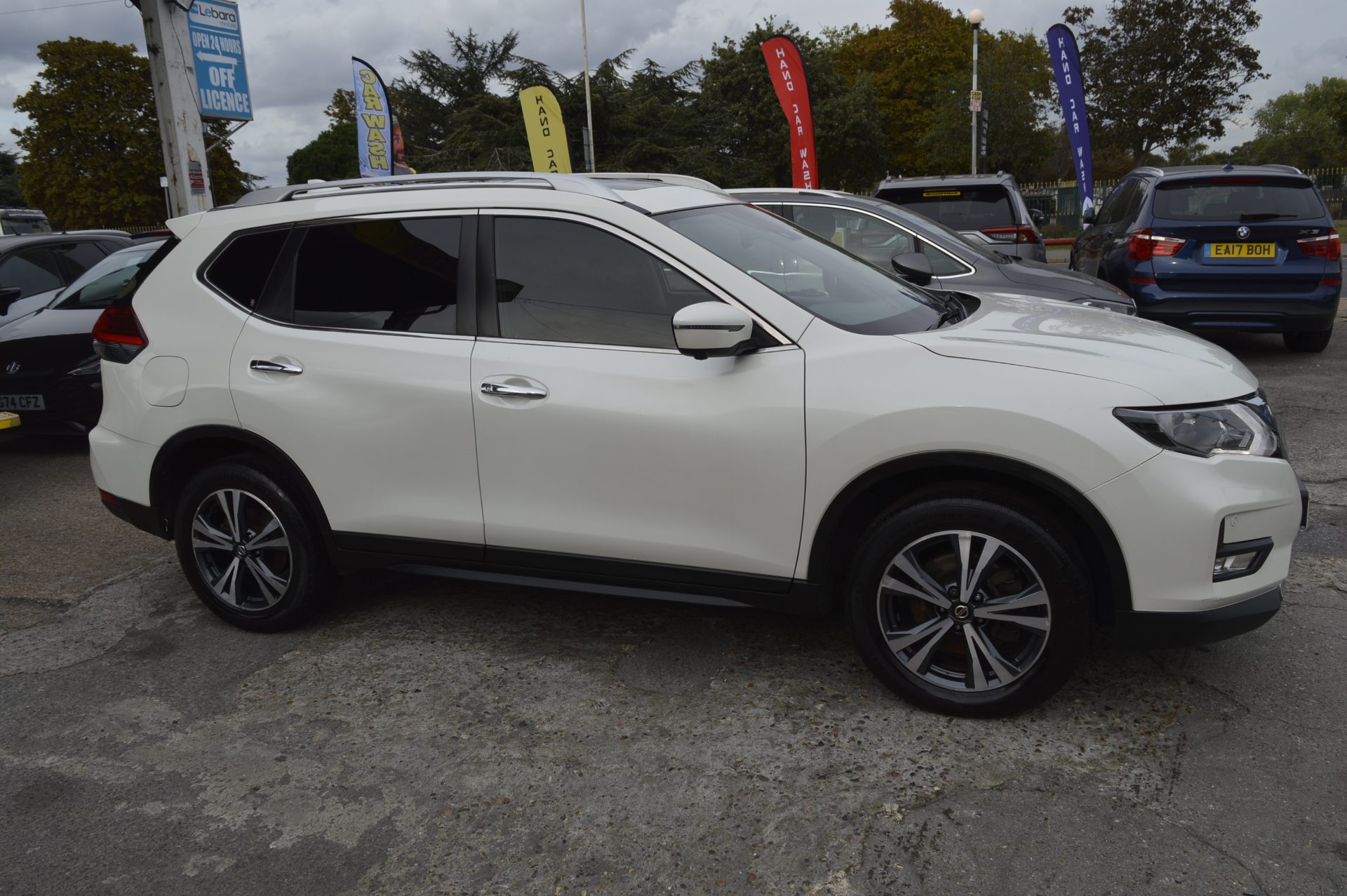 Nissan X-TRAIL AUTO 7 SEATS SUNROOF - Image 6