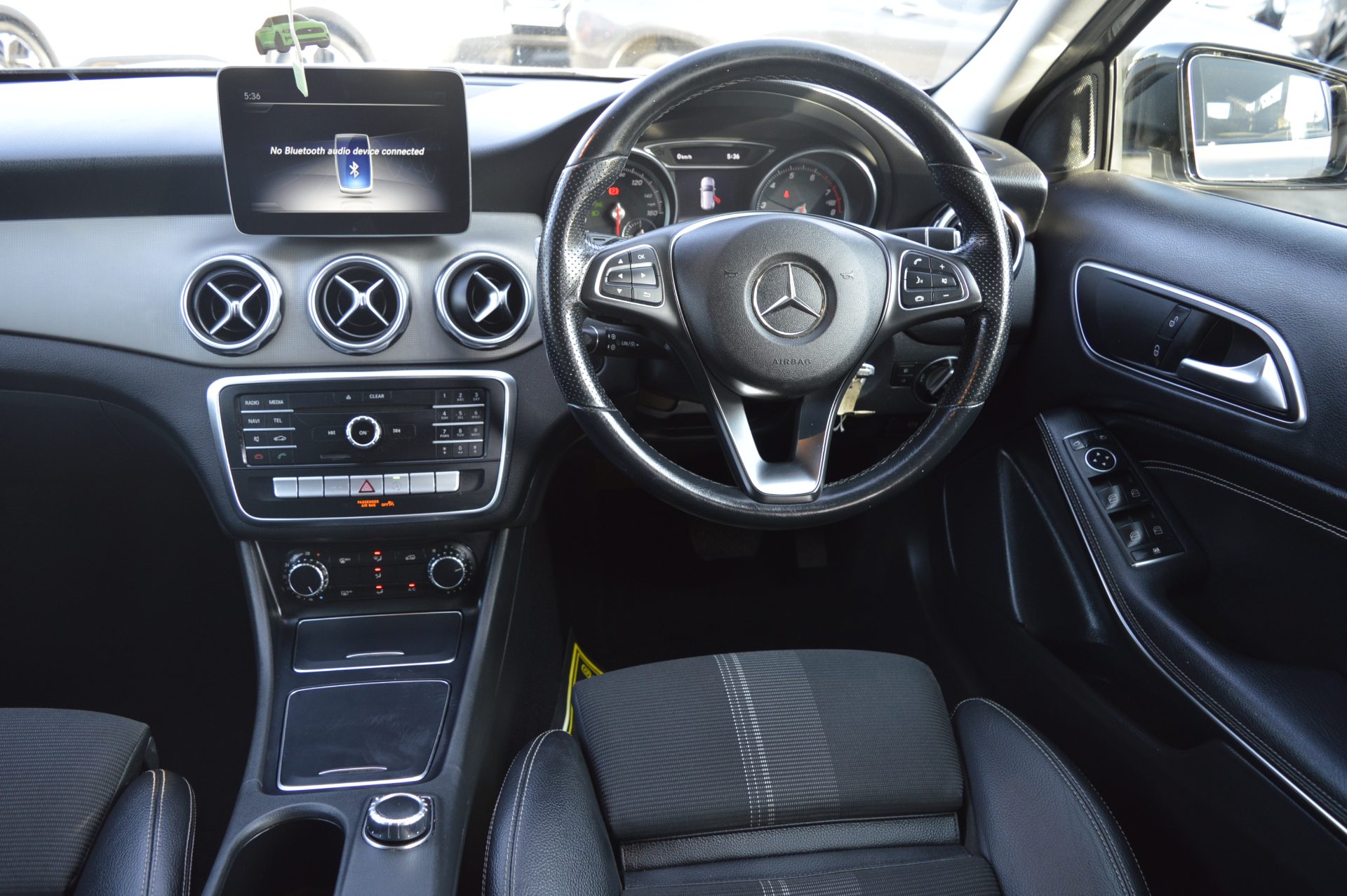 Mercedes-benz GLA AUTO - Image 13
