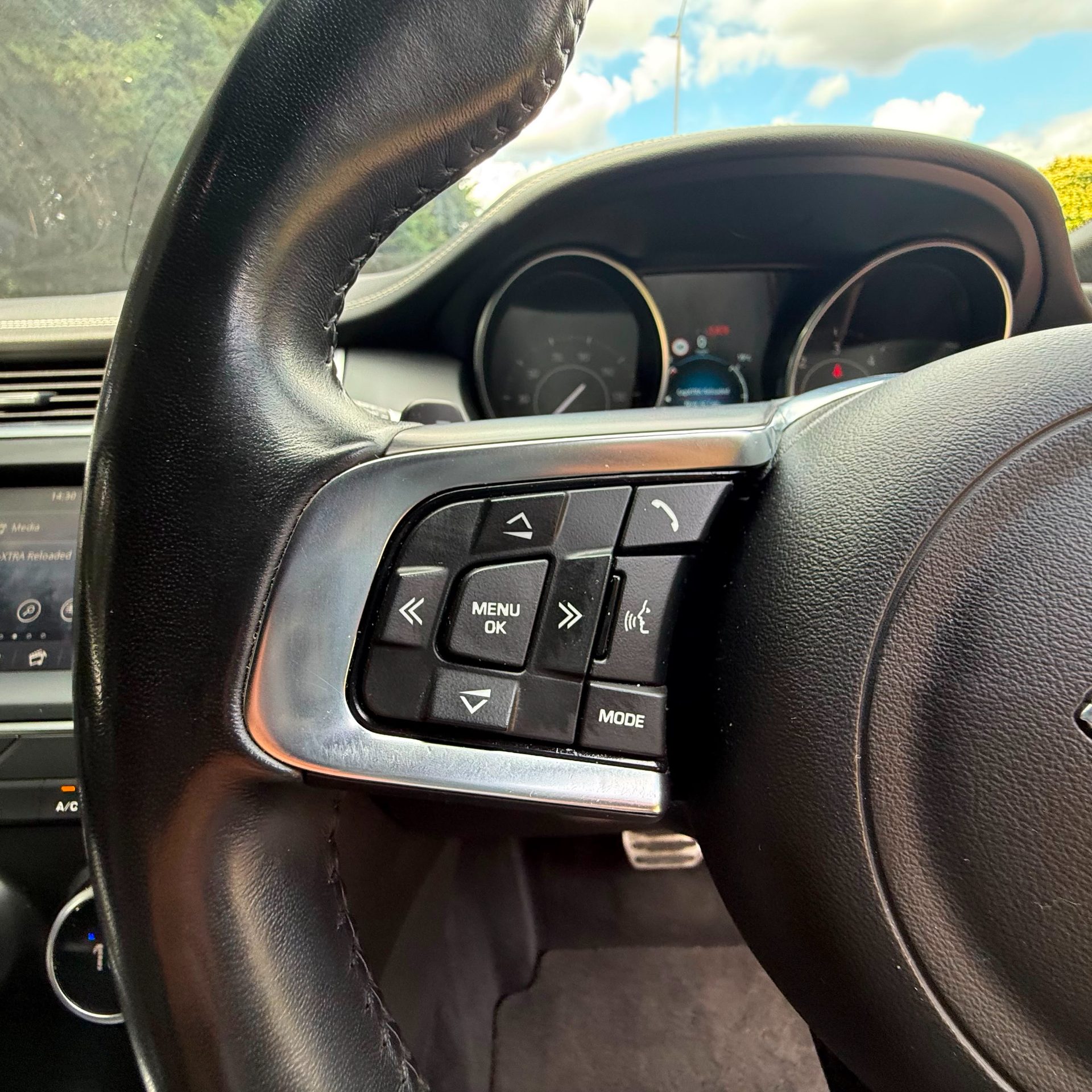 Jaguar Jaguar E-PACE 2.0 D150 R-Dynamic S SUV 5dr Diesel Auto AWD Euro 6 (s/s) (150 ps) - Image 11