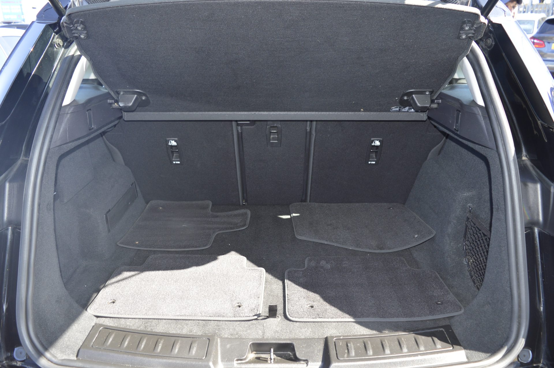 Land Rover RANGEROVER EVOQUE PHEV - Image 9