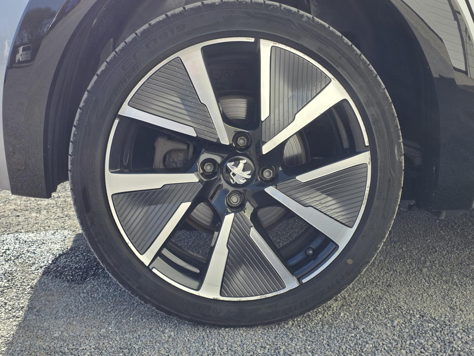 Peugeot E-208 - Image 5