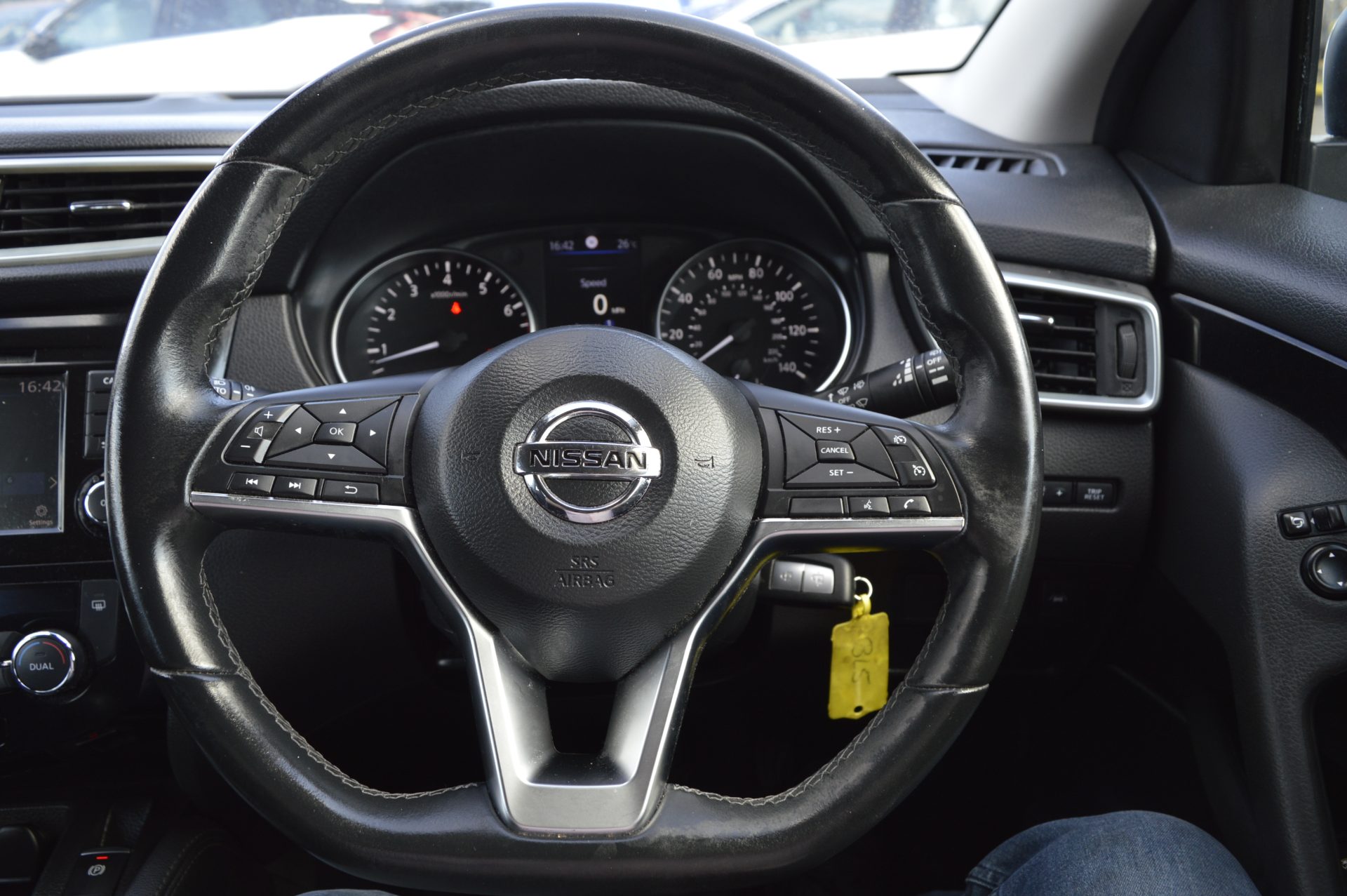 Nissan QASHQAI - Image 16