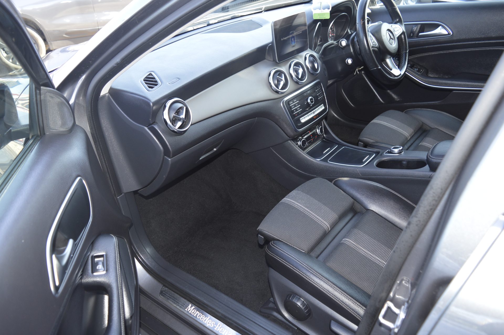 Mercedes-benz GLA AUTO - Image 11
