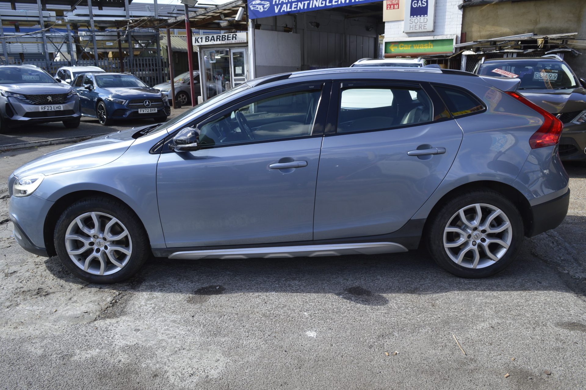 Volvo V40 CROSS COUNTRY - Image 5