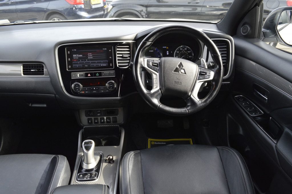 Mitsubishi Outlander - Image 15