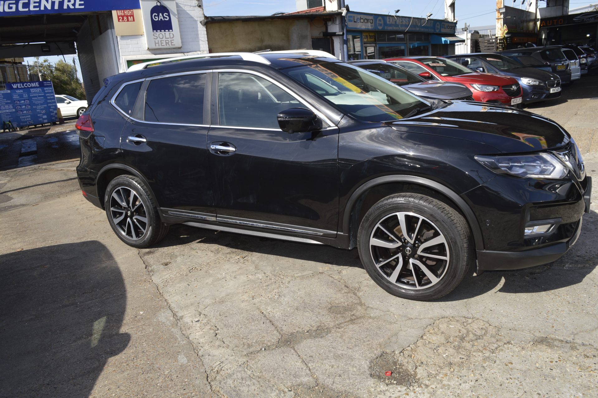 Nissan X-TRAIL TEKNA AUTO 7 SEATS - Image 6