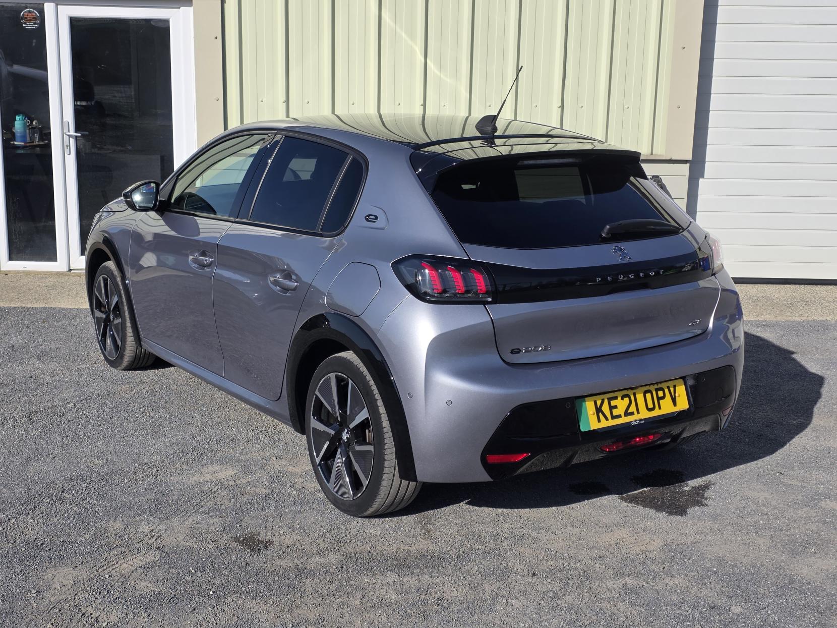 Peugeot E-208 - Image 7