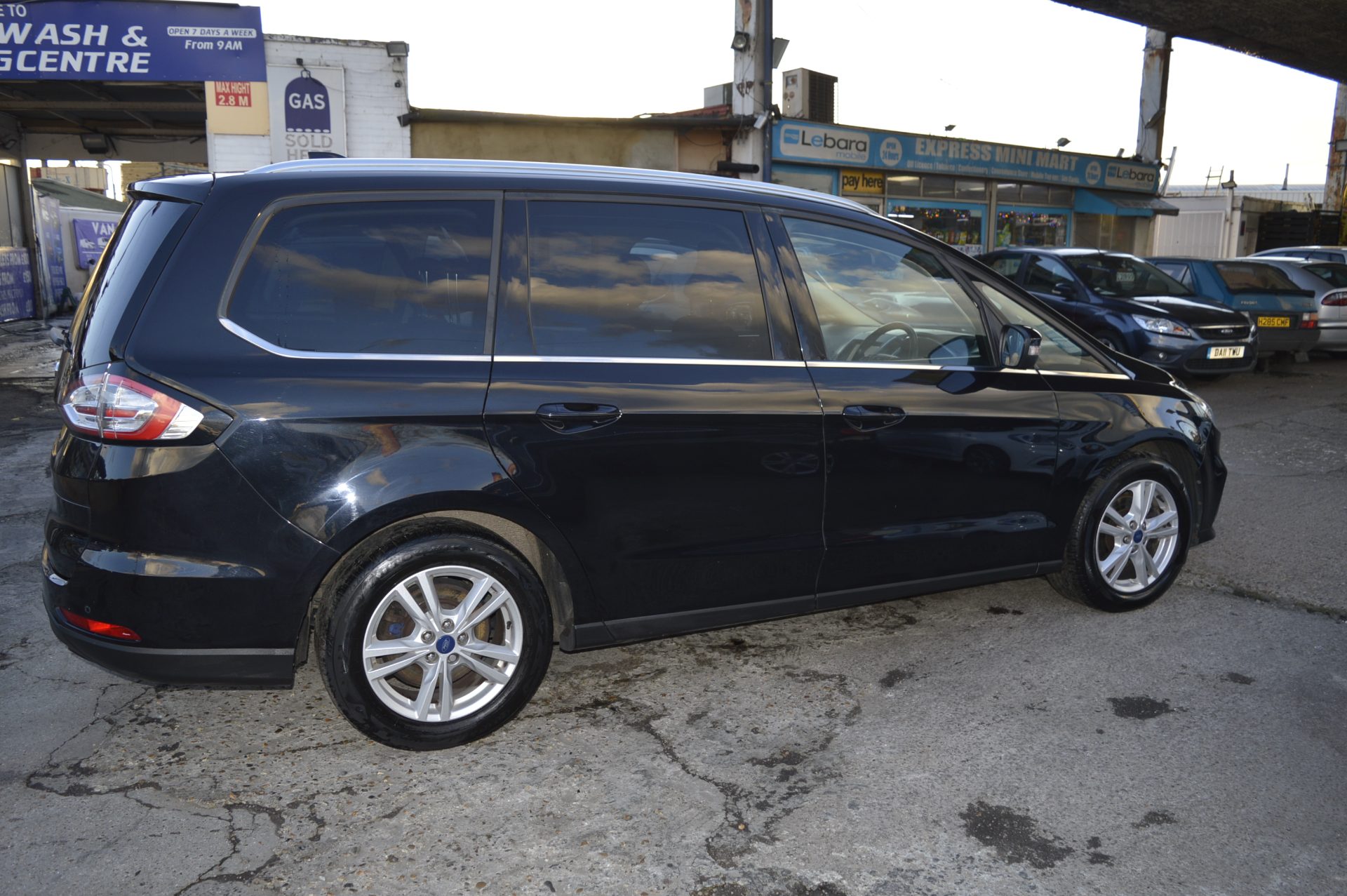 Ford Galaxy - Image 6