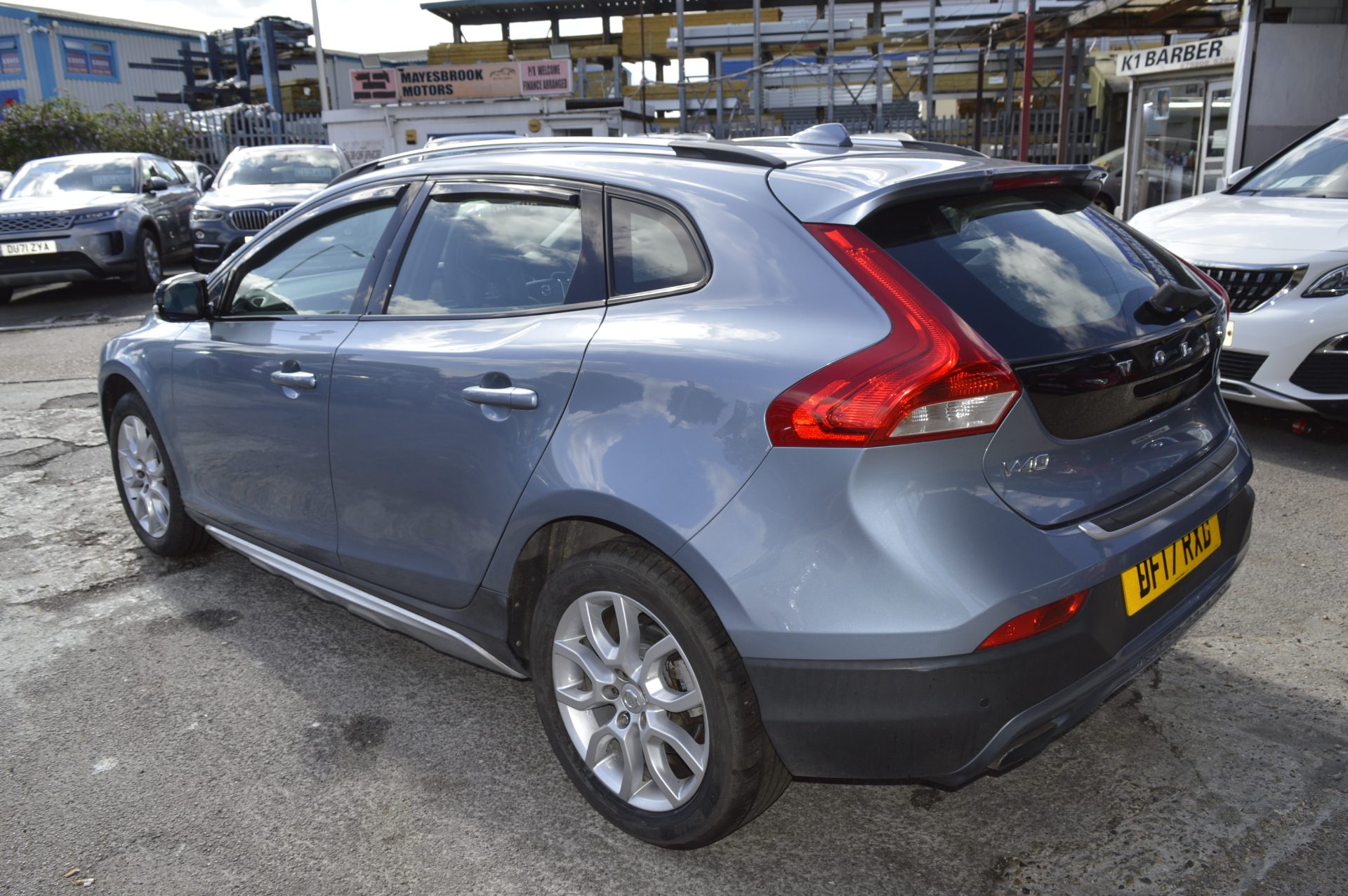 Volvo V40 CROSS COUNTRY - Image 4
