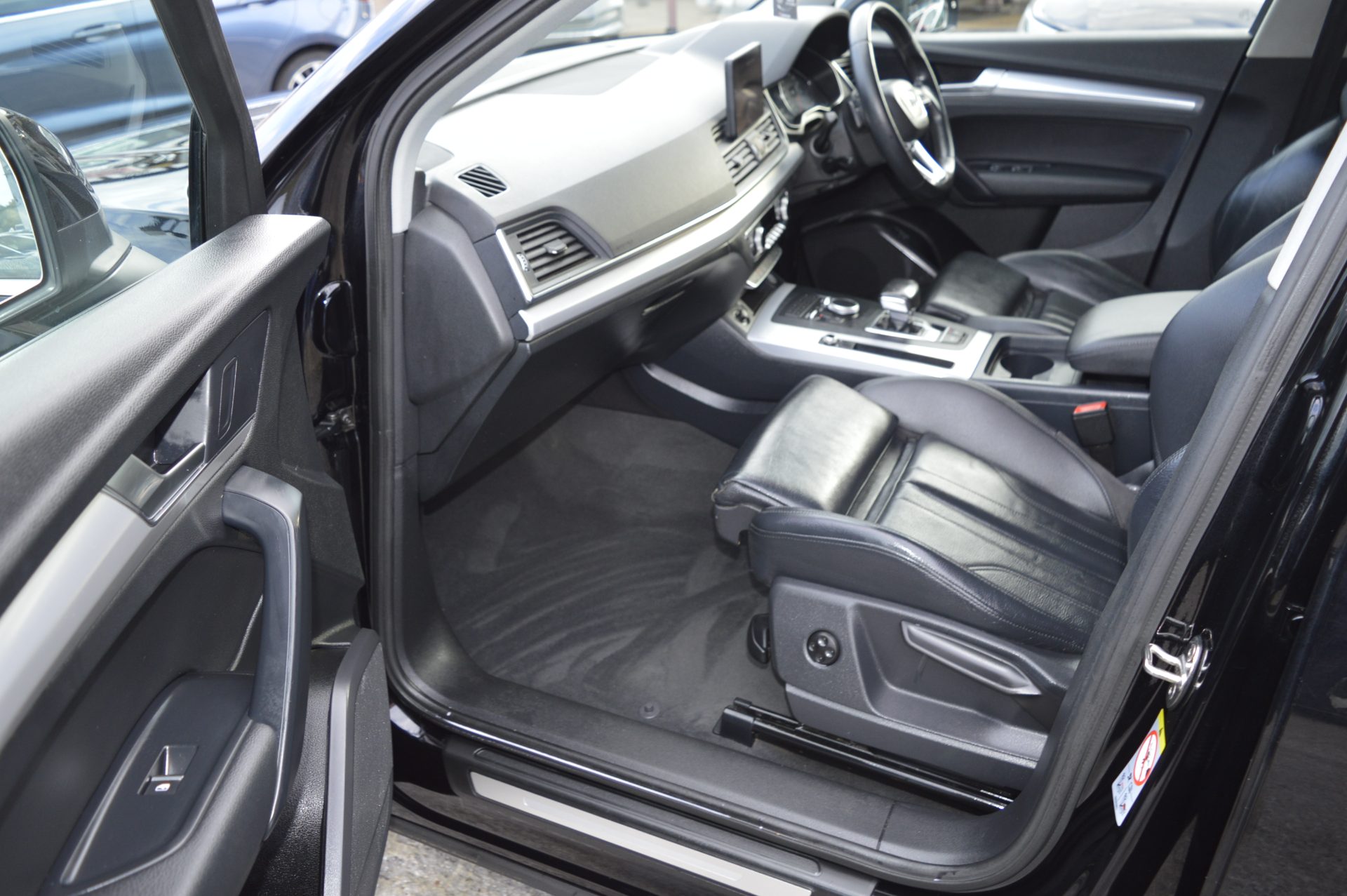 Audi Q5 AUTO - Image 12