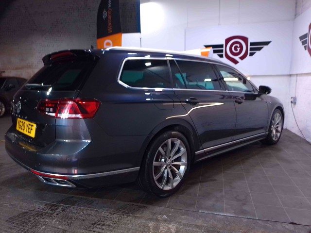 Volkswagen Passat - Image 7