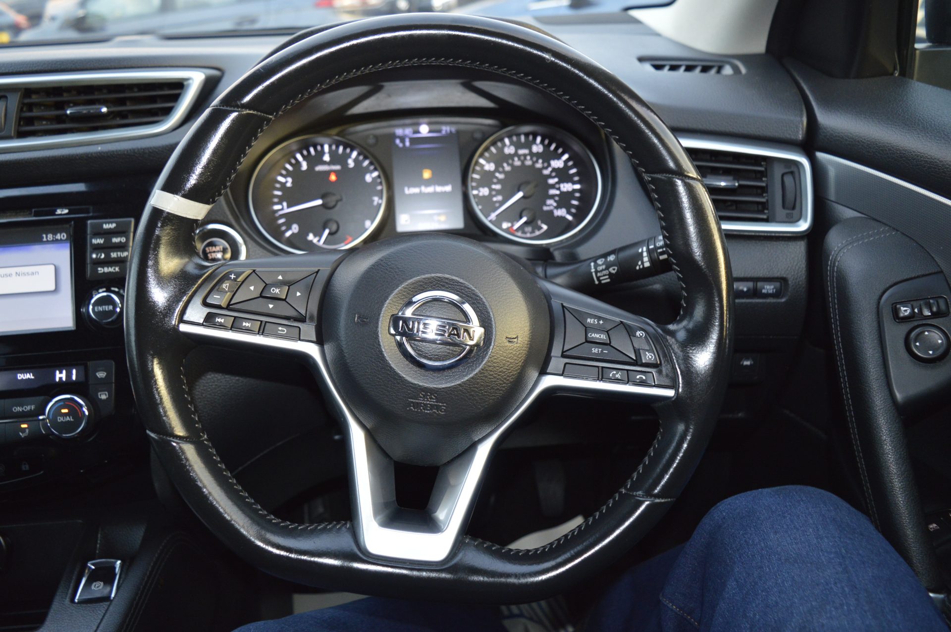 Nissan QASHQAI AUTO - Image 16