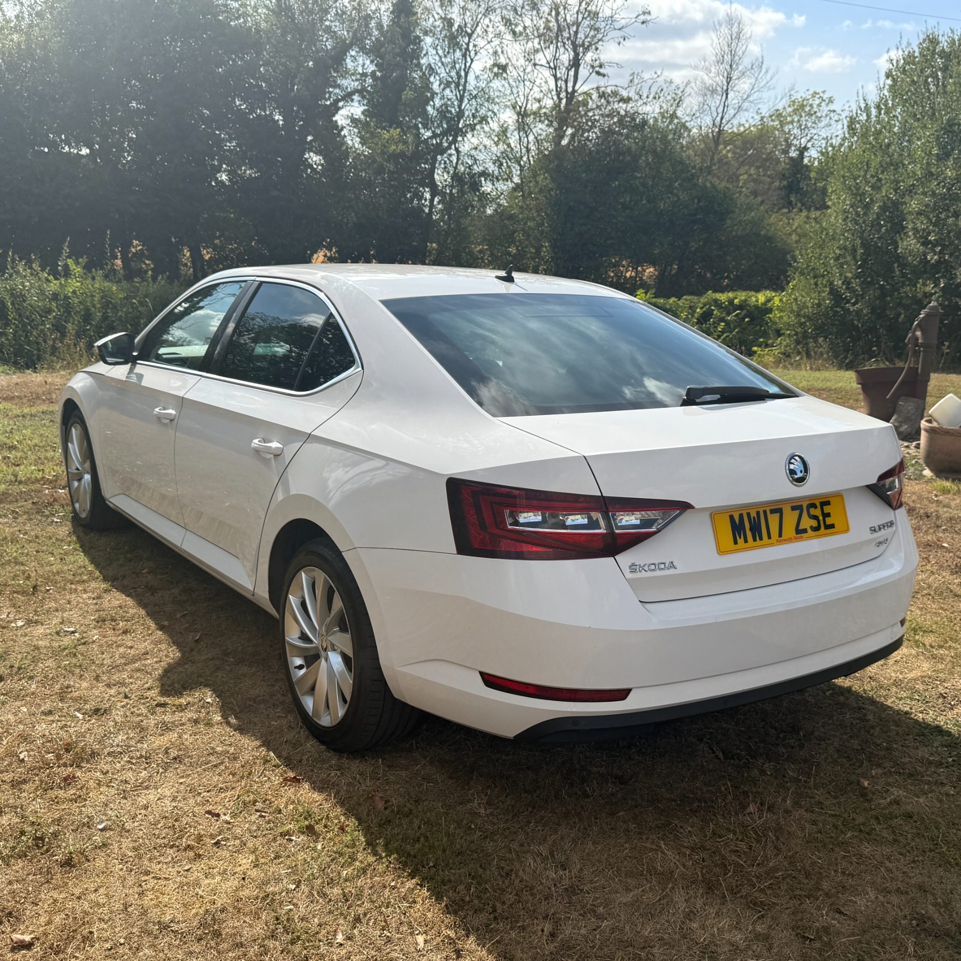 Skoda Skoda Superb 2.0 TDI SE L Executive Hatchback 5dr Diesel Manual 4WD Euro 6 (s/s) (150 ps) - Image 11