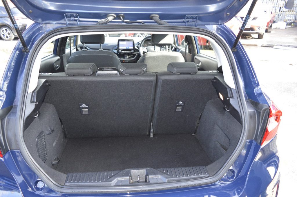 Ford Fiesta - Image 10