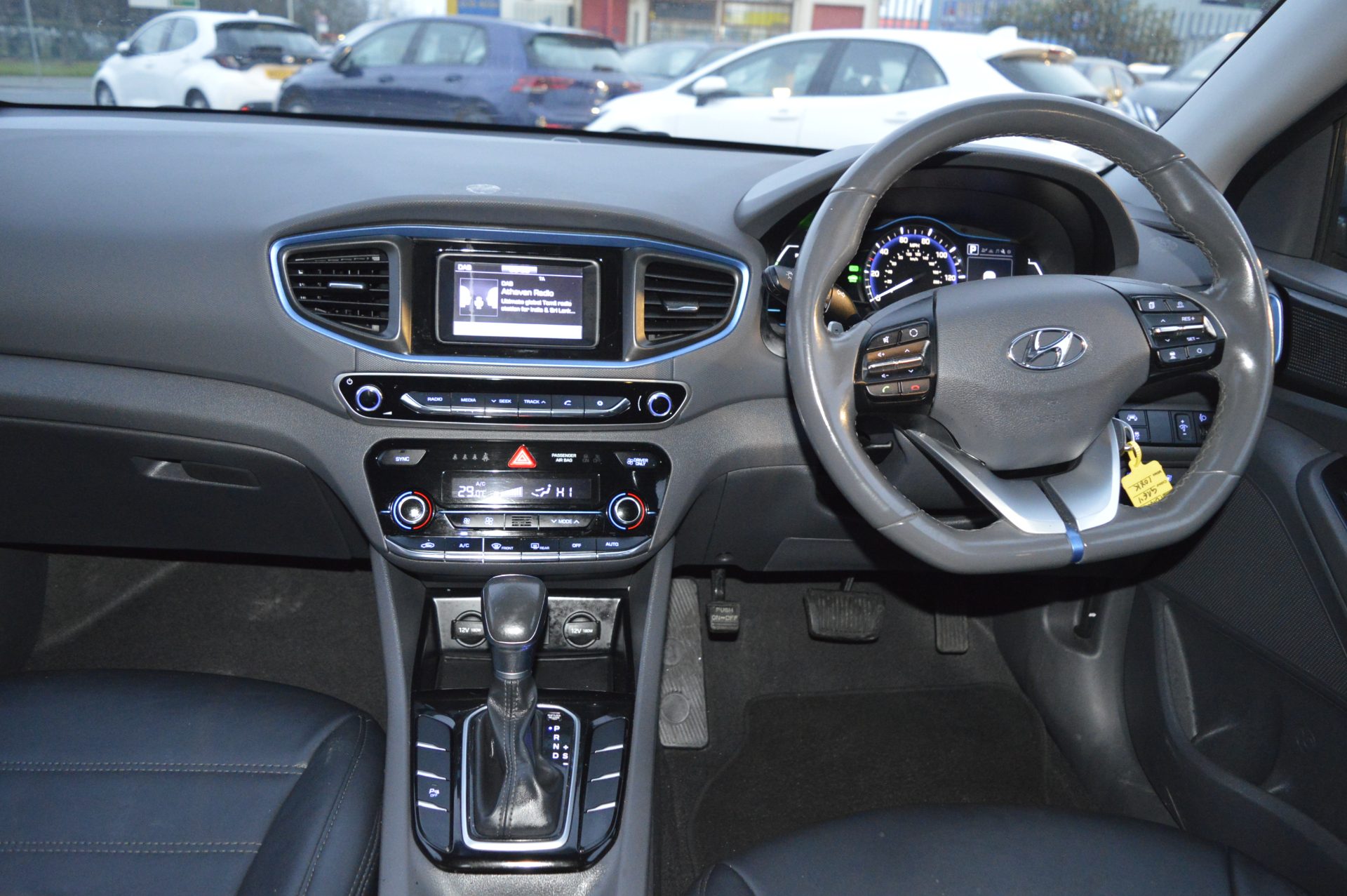 Hyundai IONIQ HYBRID AUTO - Image 13